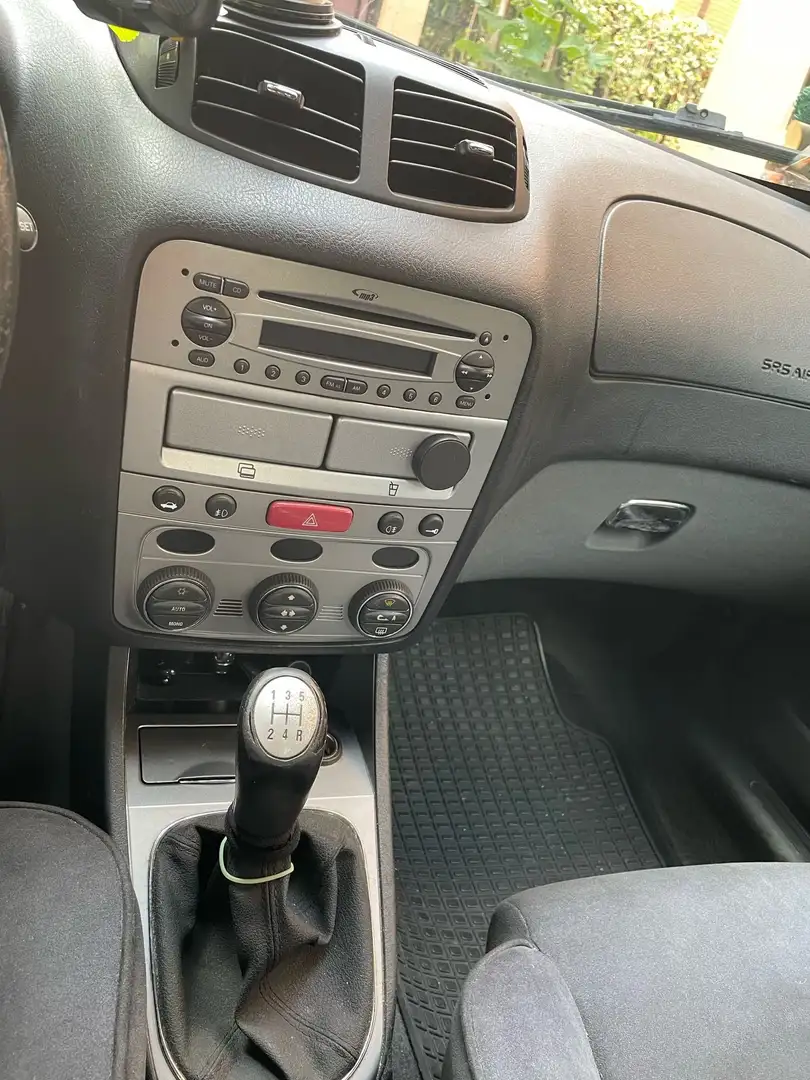 Alfa Romeo 147 147 5p 1.6 ts 16v Distinctive 105cv Nero - 2