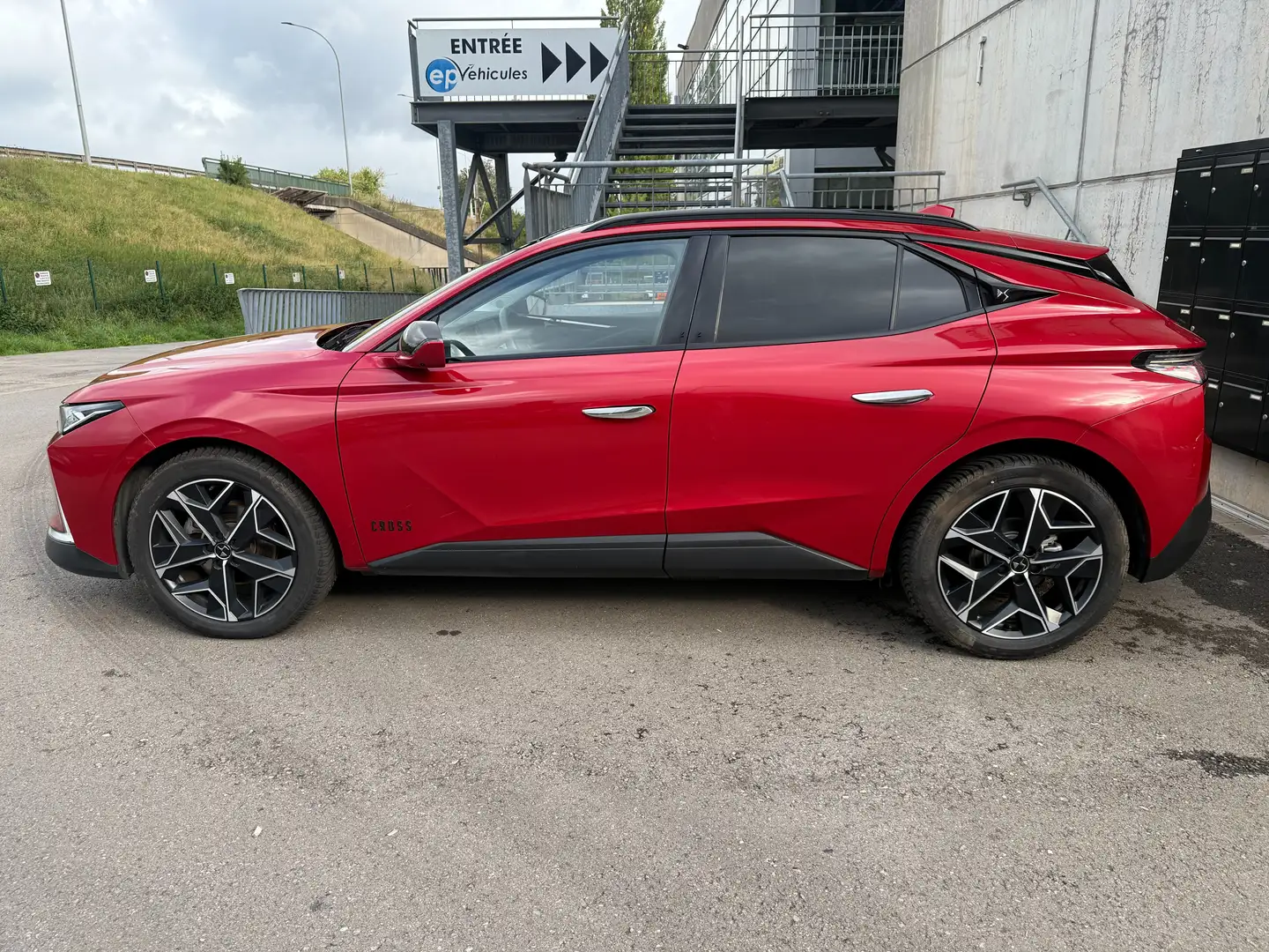 DS Automobiles DS 4 CROSS 1.5 B-HDI 130 EAT8 RIVOLI Rouge - 2