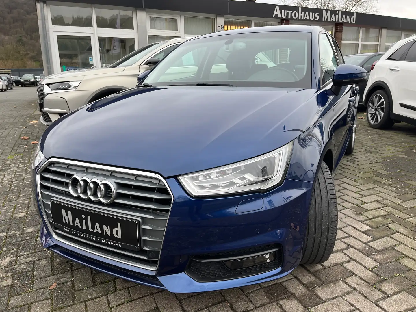 Audi A1 sport S Line STANDHEIZUNG Blau - 1