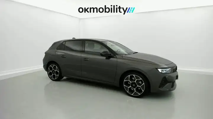 Opel Astra 2023, foto 2