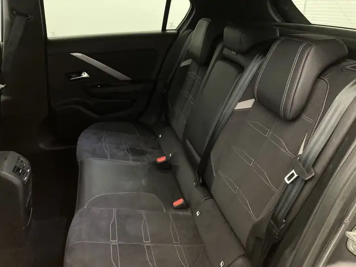 Opel Astra 2023, foto 20