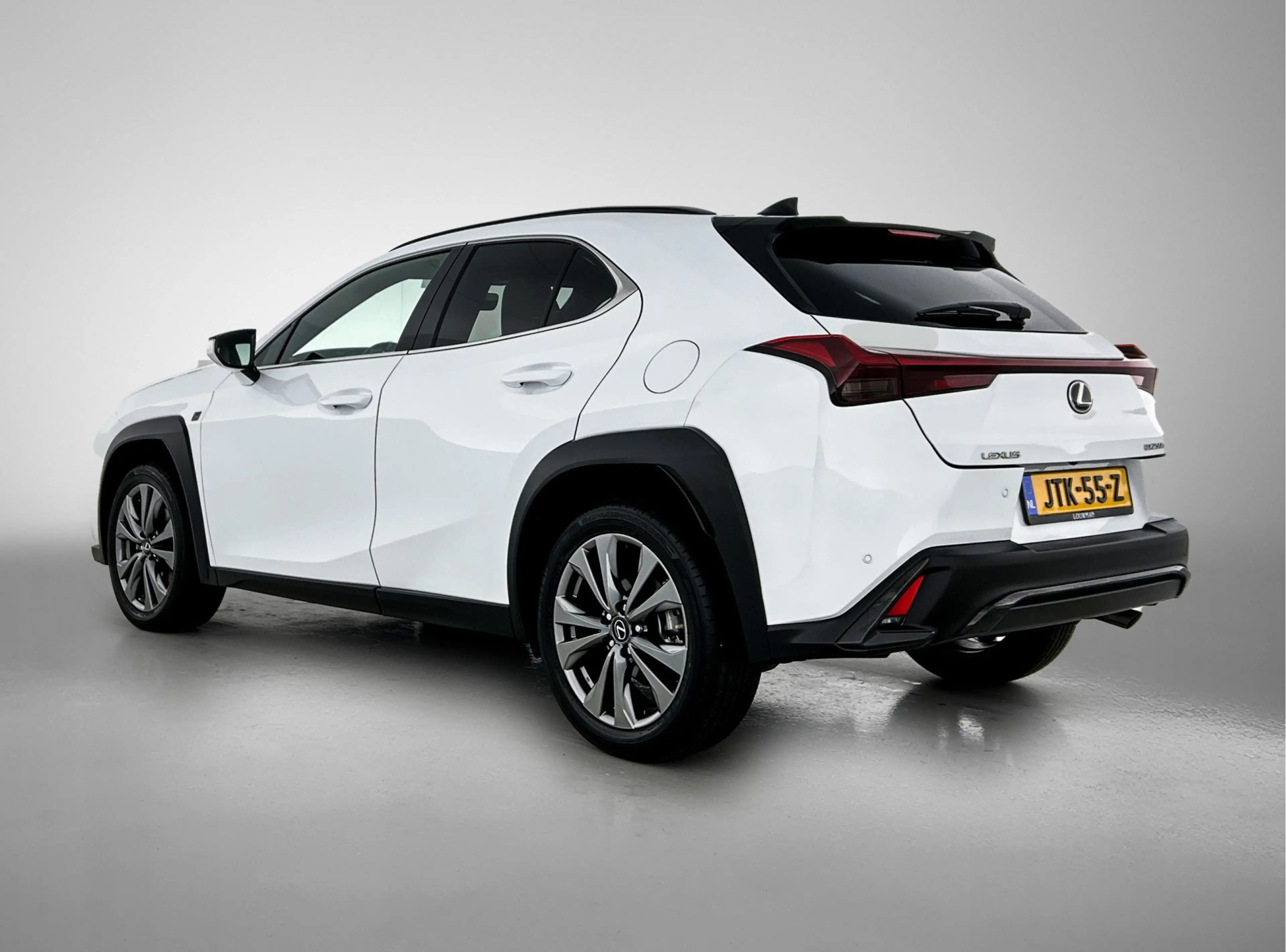 Lexus UX 250h F Sport Design — photo 14