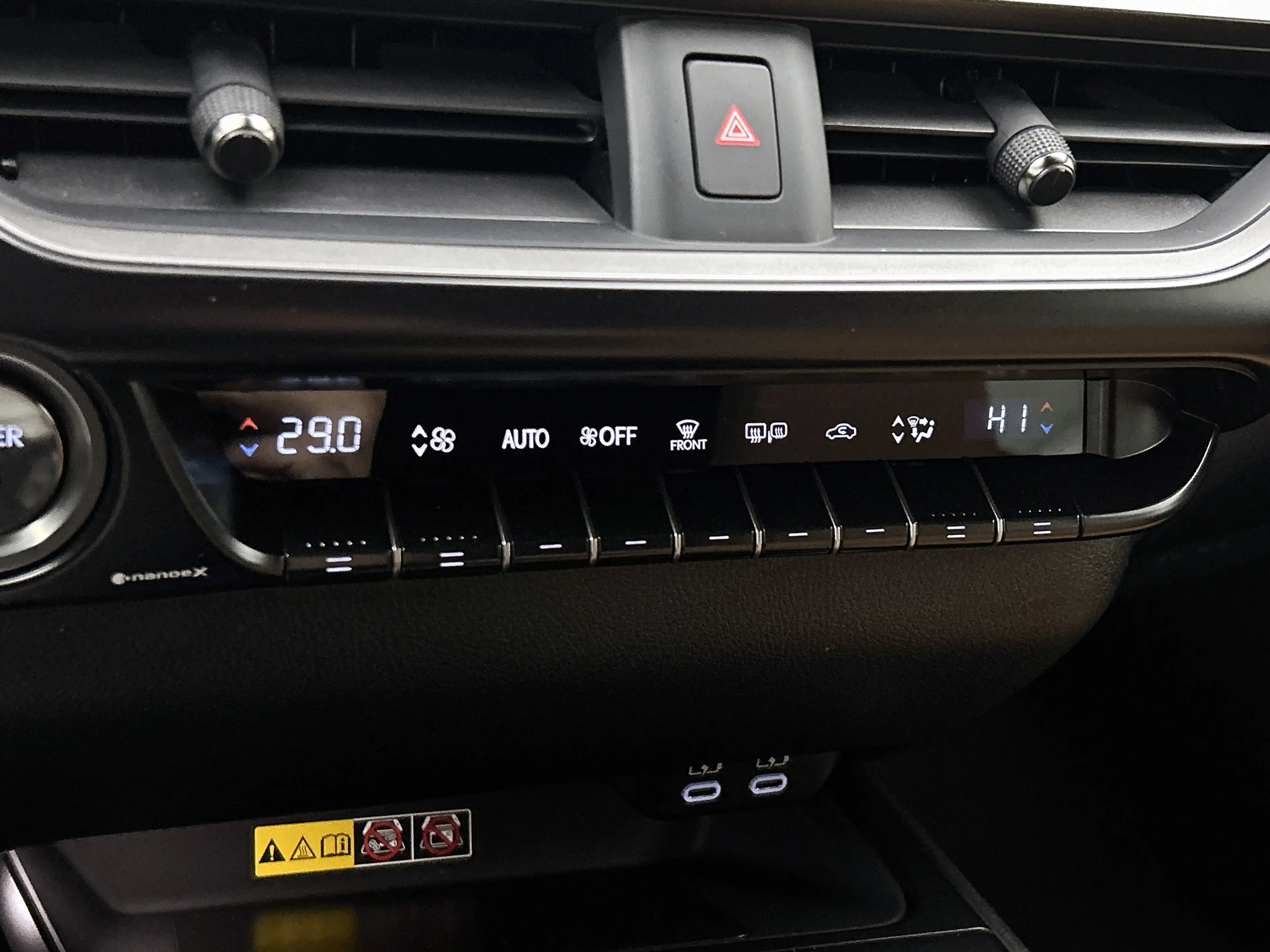 Lexus UX 250h F Sport Design — photo 10