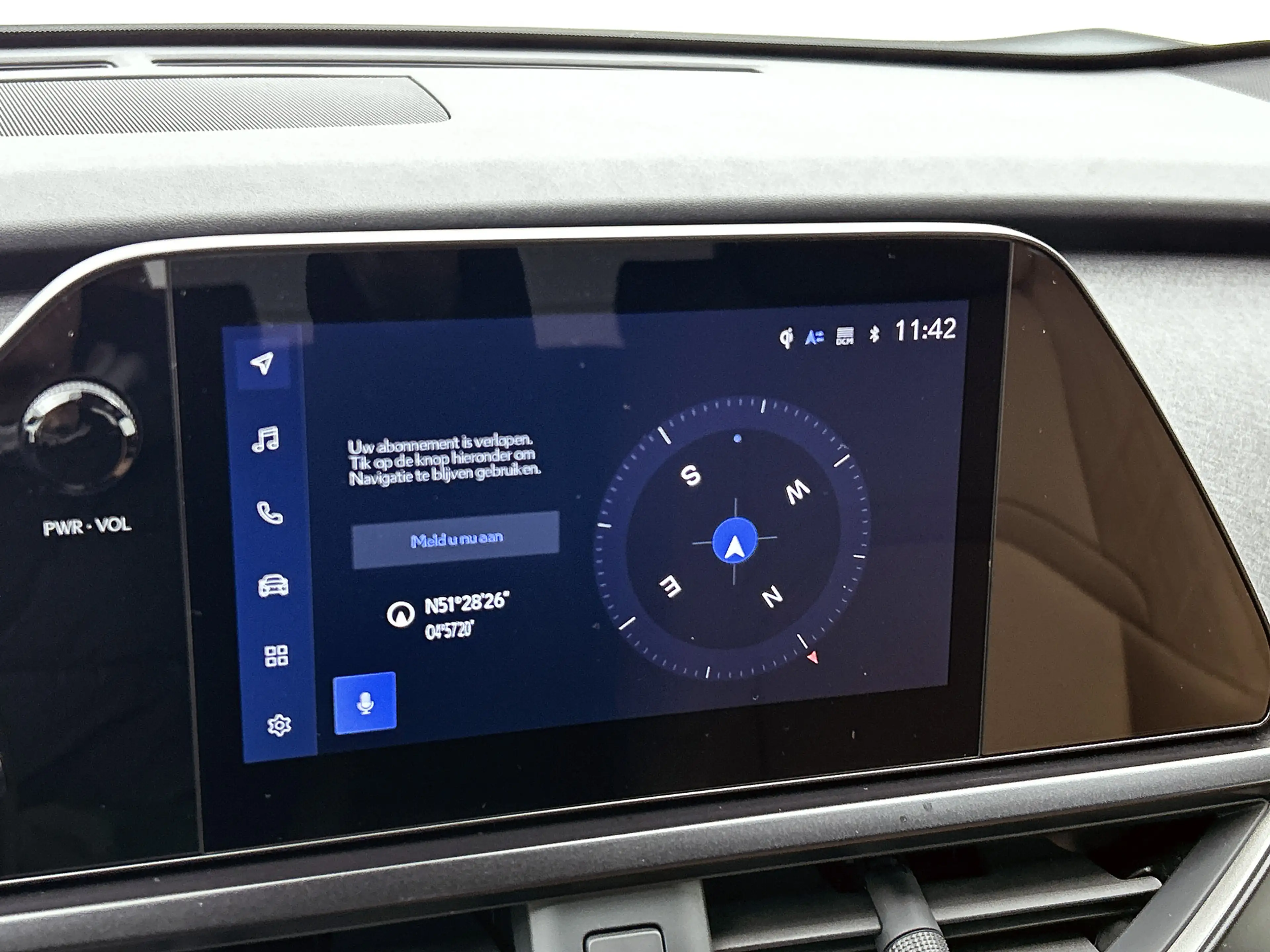 Lexus UX 250h F Sport Design — photo 7