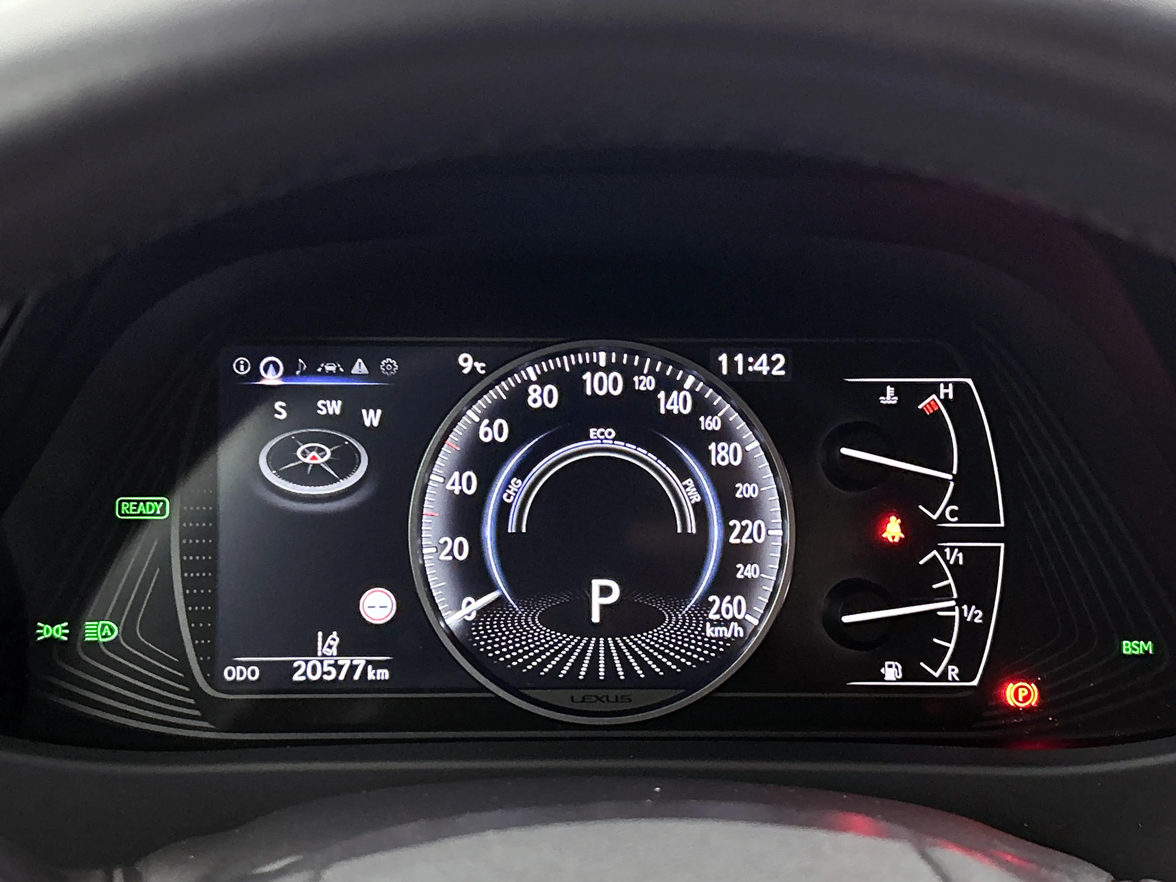 Lexus UX 250h F Sport Design — photo 5