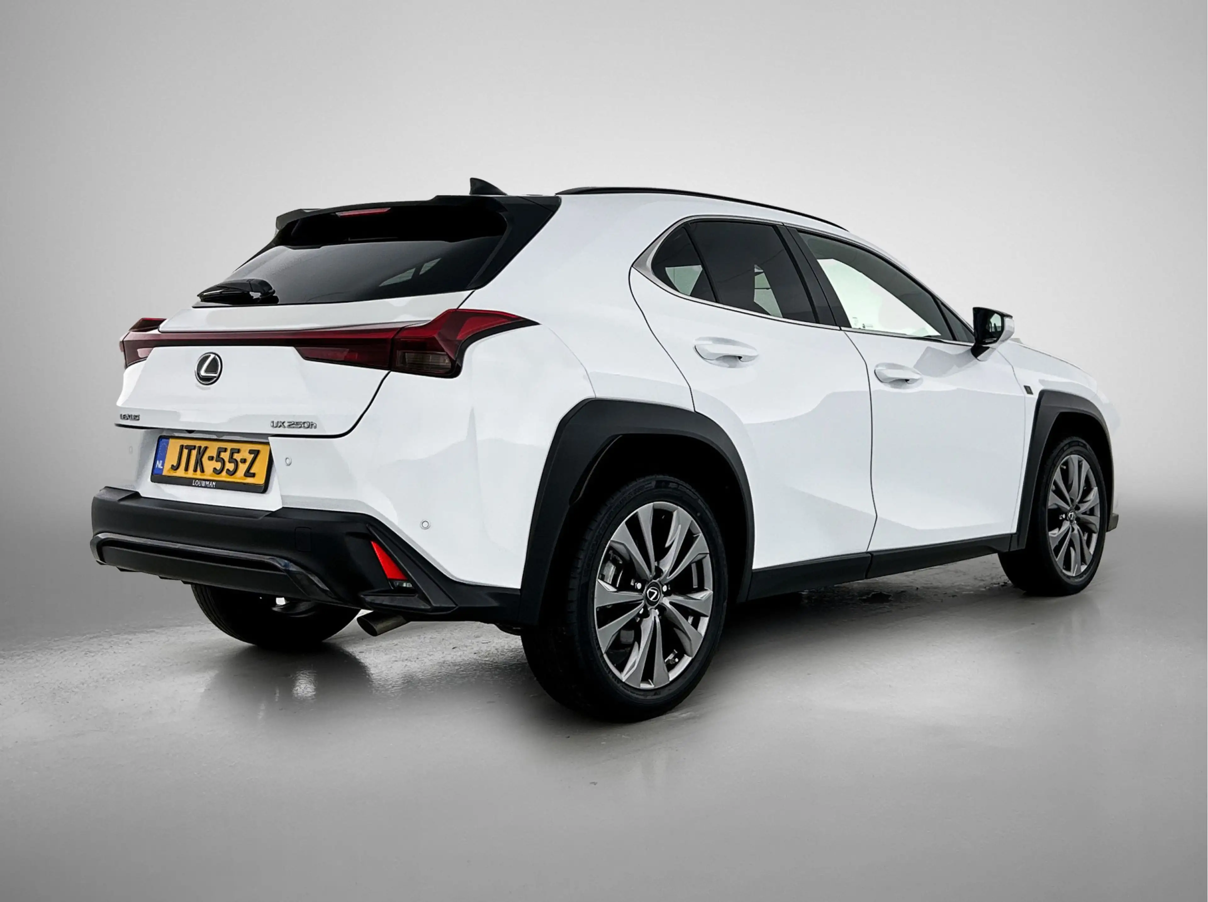 Lexus UX 250h F Sport Design — photo 2