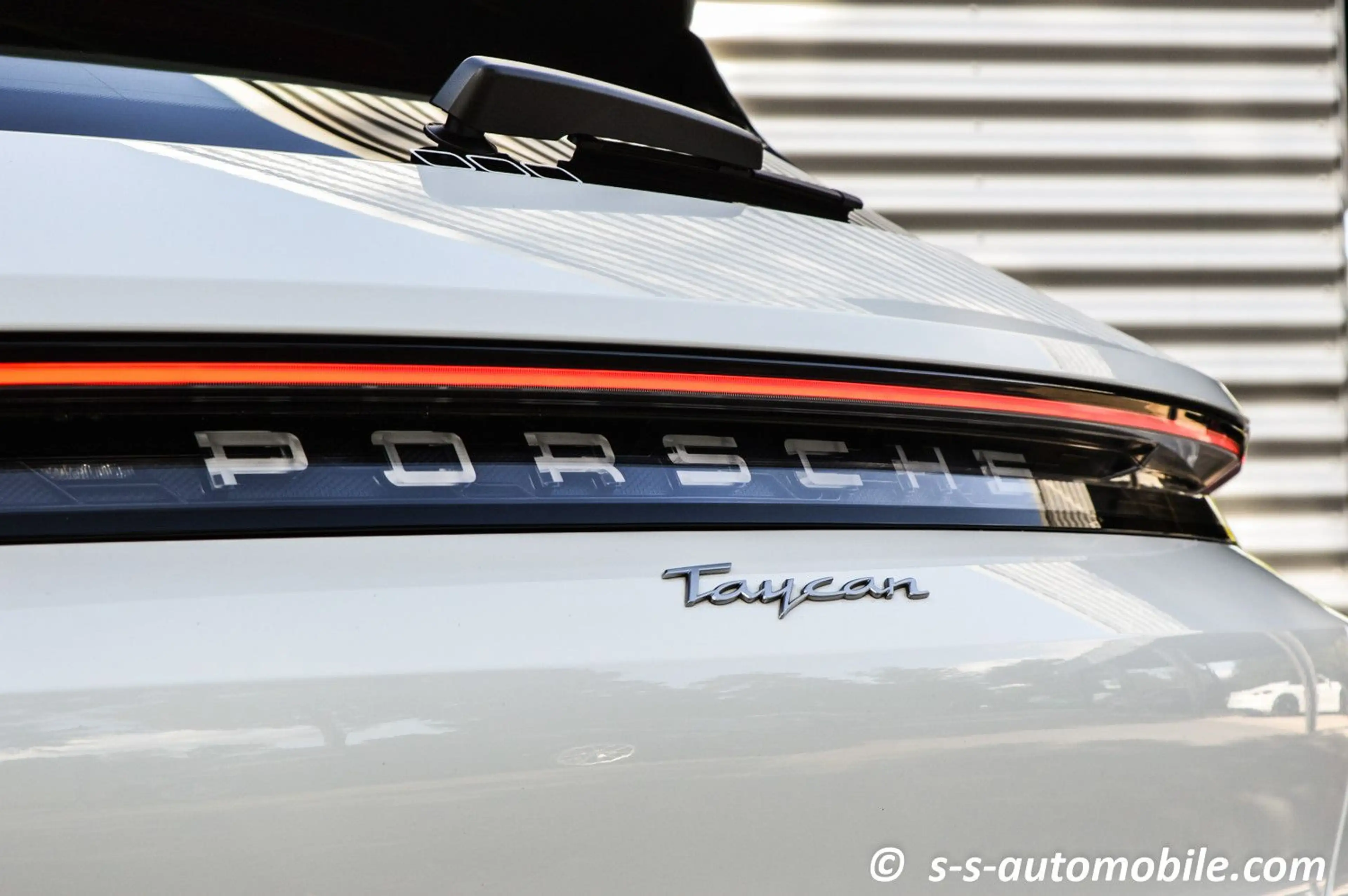 Porsche Taycan Sport Turismo Performance Batterie 18Wege — photo 8