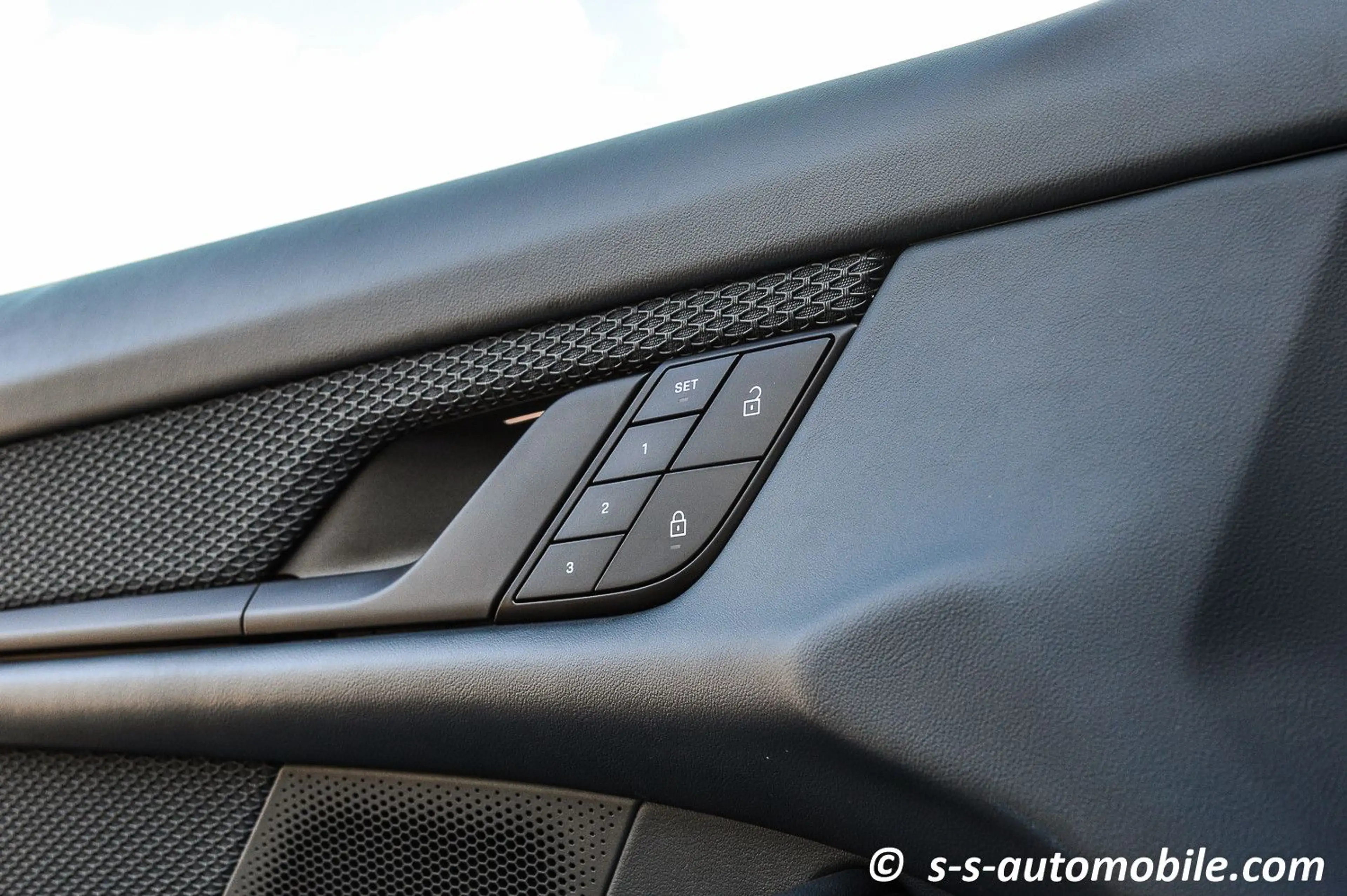 Porsche Taycan Sport Turismo Performance Batterie 18Wege — photo 15