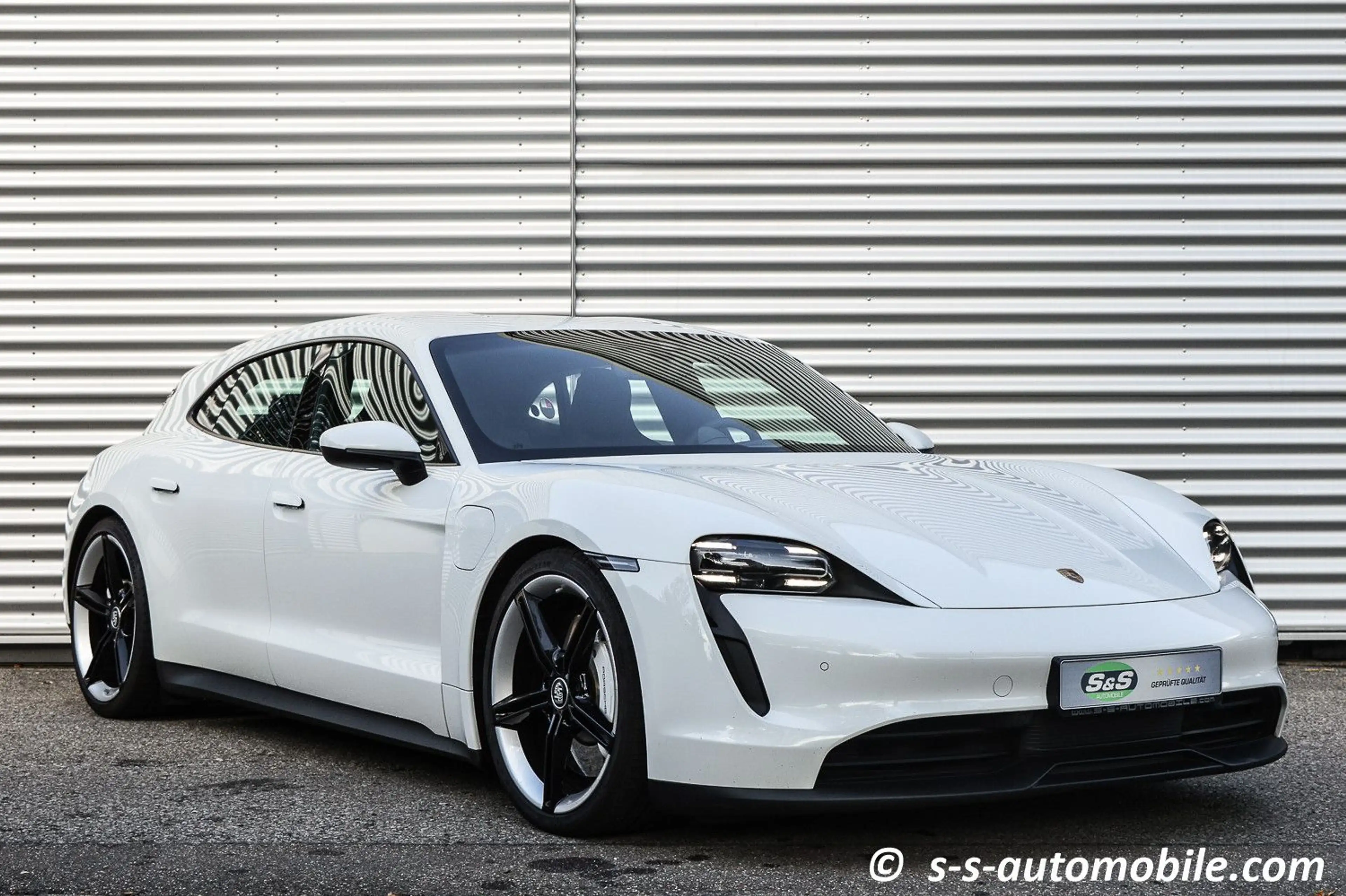 Porsche Taycan Sport Turismo Performance Batterie 18Wege — photo 4
