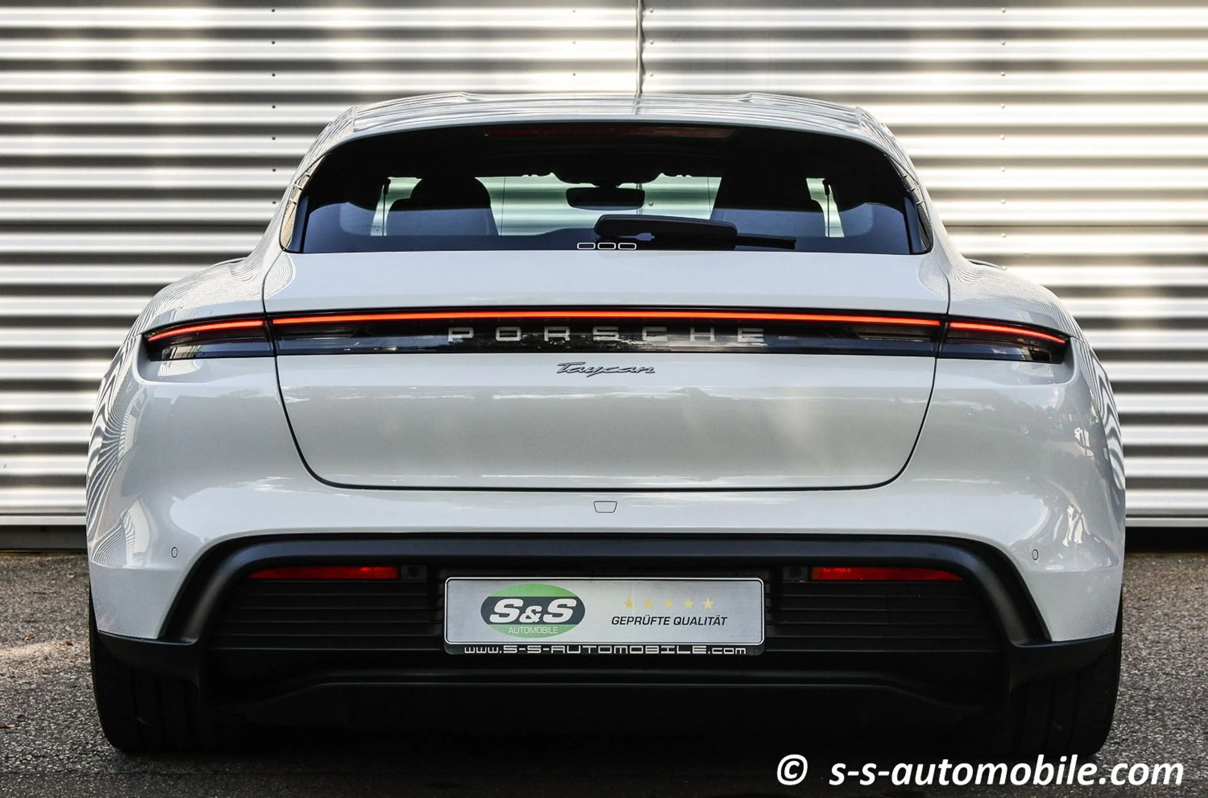 Porsche Taycan Sport Turismo Performance Batterie 18Wege — photo 9
