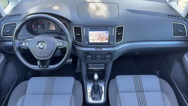Volkswagen Sharan view 11