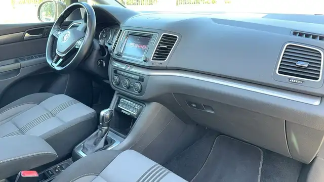 Volkswagen Sharan view 10