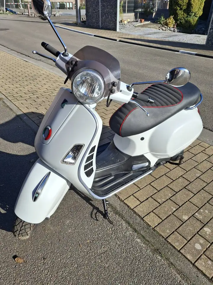 Vespa GTS 300