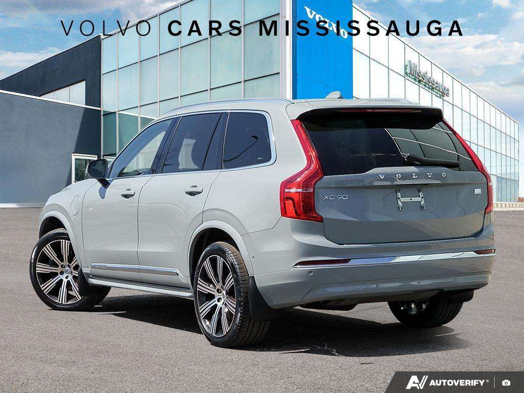 2024 Volvo XC90 Ultimate Plug-In Hybrid alt 4