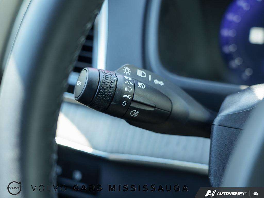 2024 Volvo XC90 Ultimate Plug-In Hybrid thumb 16