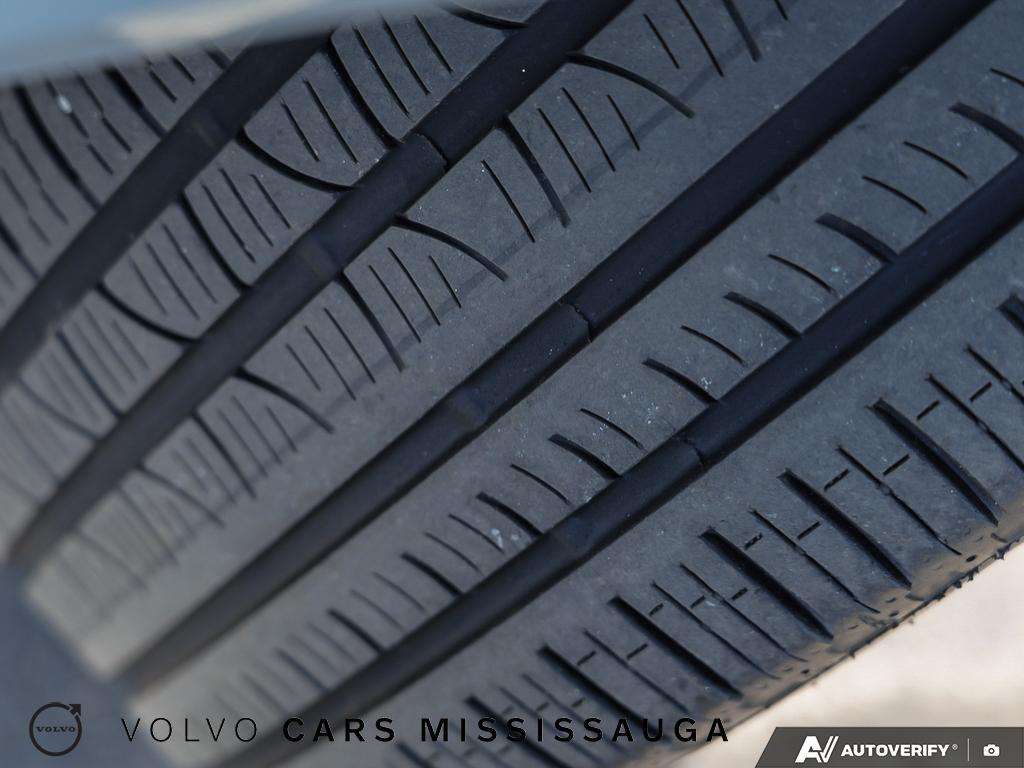 2024 Volvo XC90 Ultimate Plug-In Hybrid thumb 7