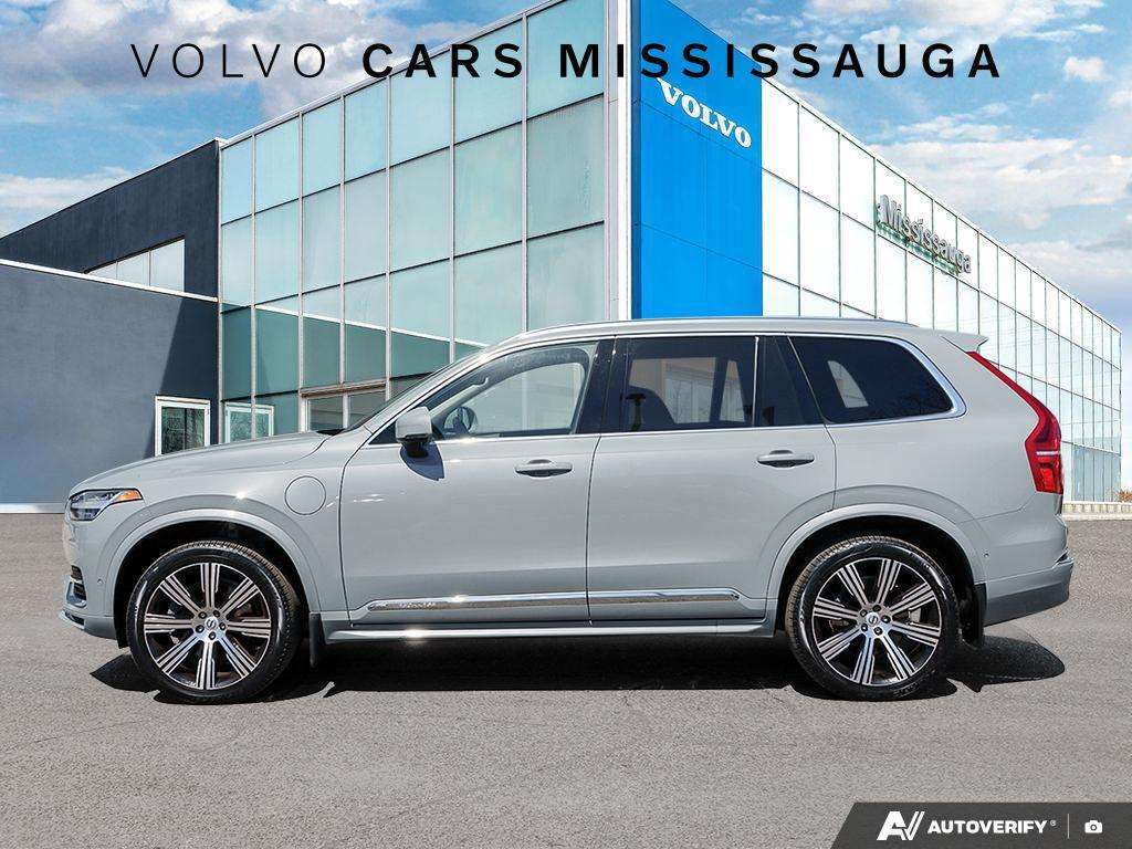 2024 Volvo XC90 Ultimate Plug-In Hybrid alt 3