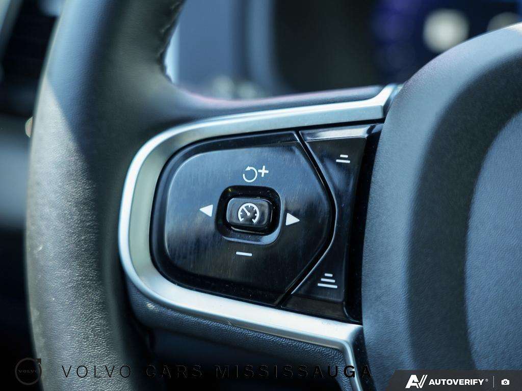 2024 Volvo XC90 Ultimate Plug-In Hybrid thumb 18