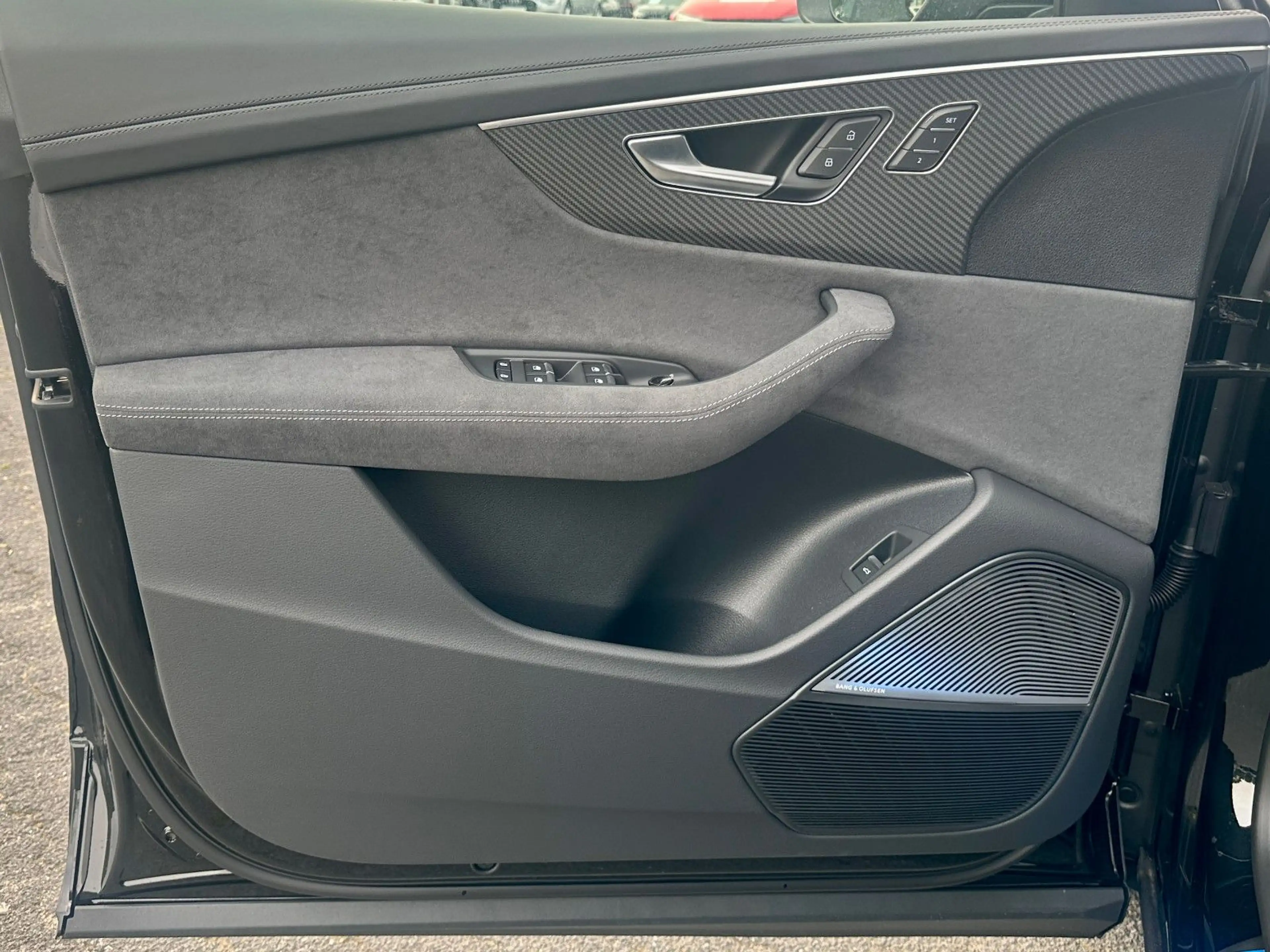 Audi RS Q8 perf. B&O ADV CARBON PANO 305 AHK OLED HuD — photo 7