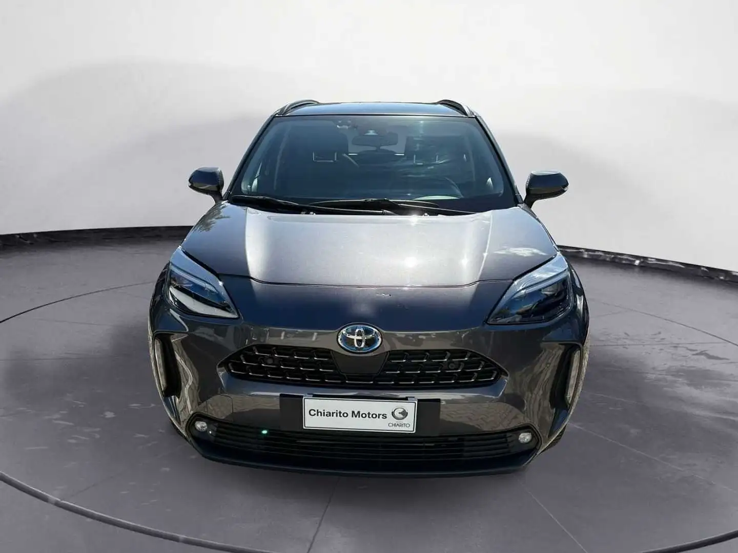 Toyota Yaris Cross 1.5 Hybrid 5p. E-CVT Lounge Gris - 2