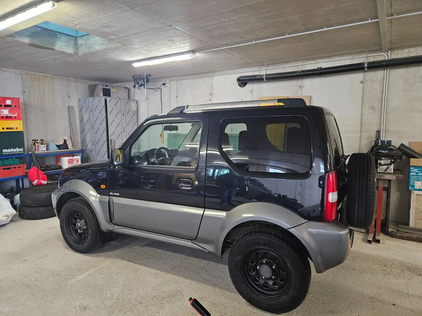Suzuki Jimny Jimny 1,3 VX Deluxe VX Deluxe Schwarz - 2