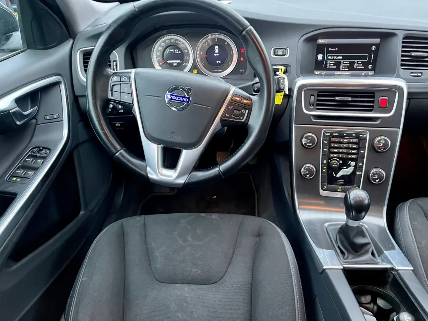 Volvo V60 2.4 D5 Summum 215 PK CLIMA NAVI XENON Grey - 2