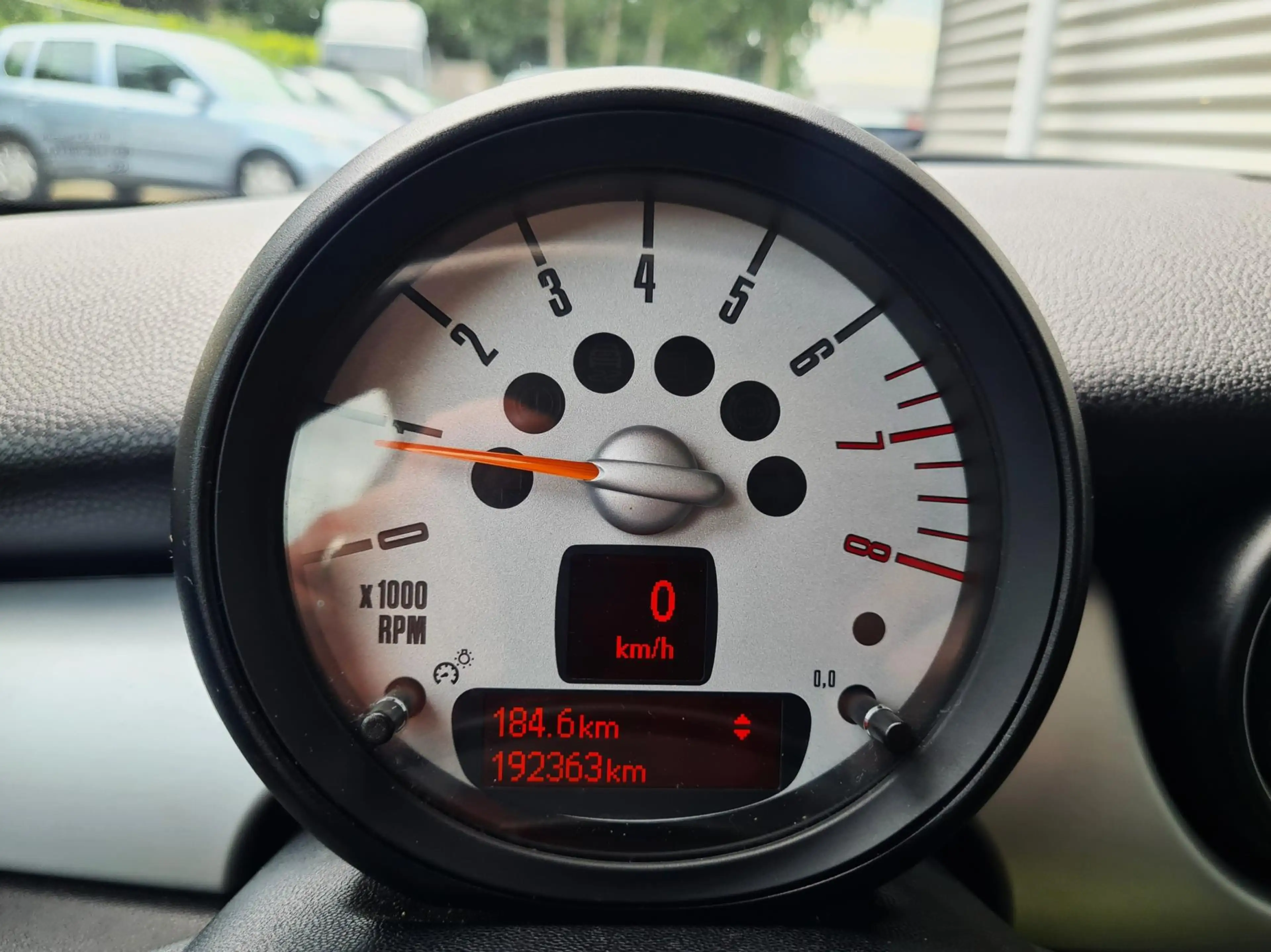 MINI Cooper Clubman Mini 1.6 Chili 07-2012 Pepper (Old English) White — photo 11