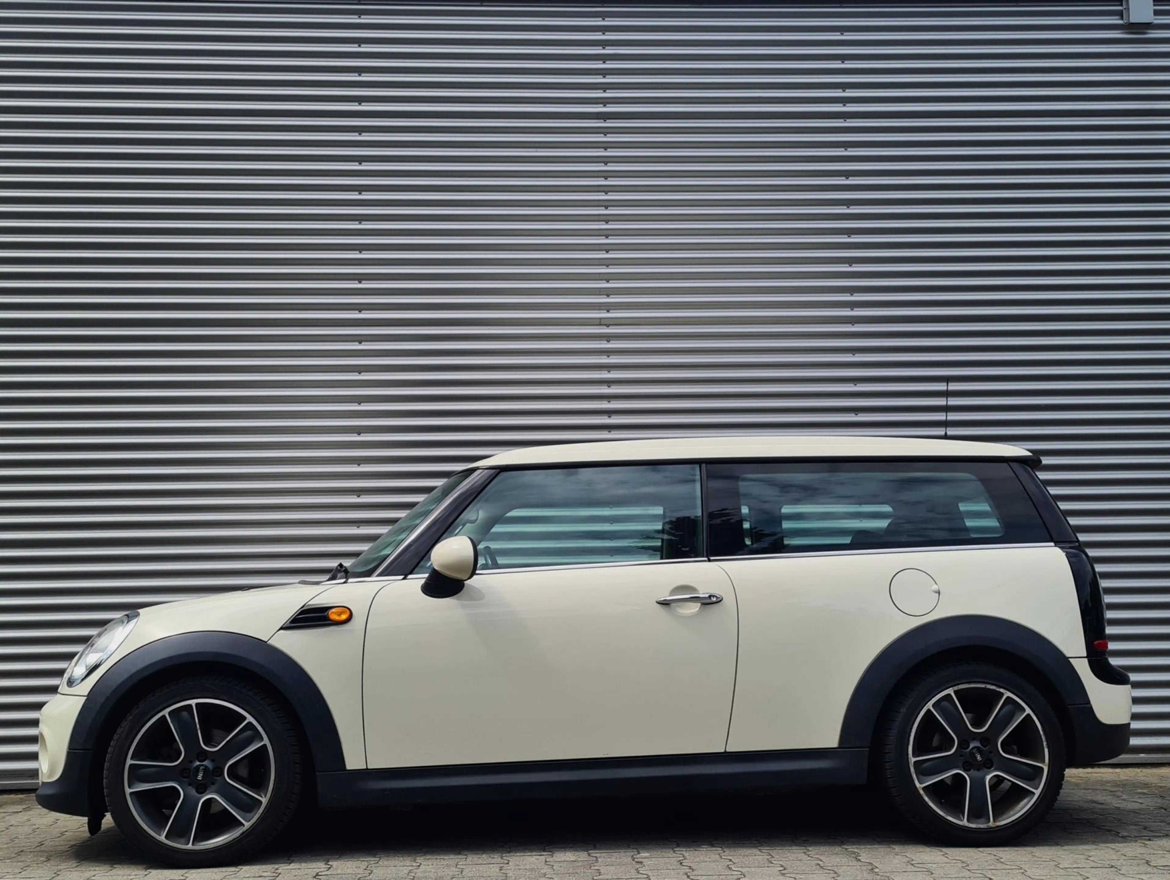 MINI Cooper Clubman Mini 1.6 Chili 07-2012 Pepper (Old English) White — photo 2