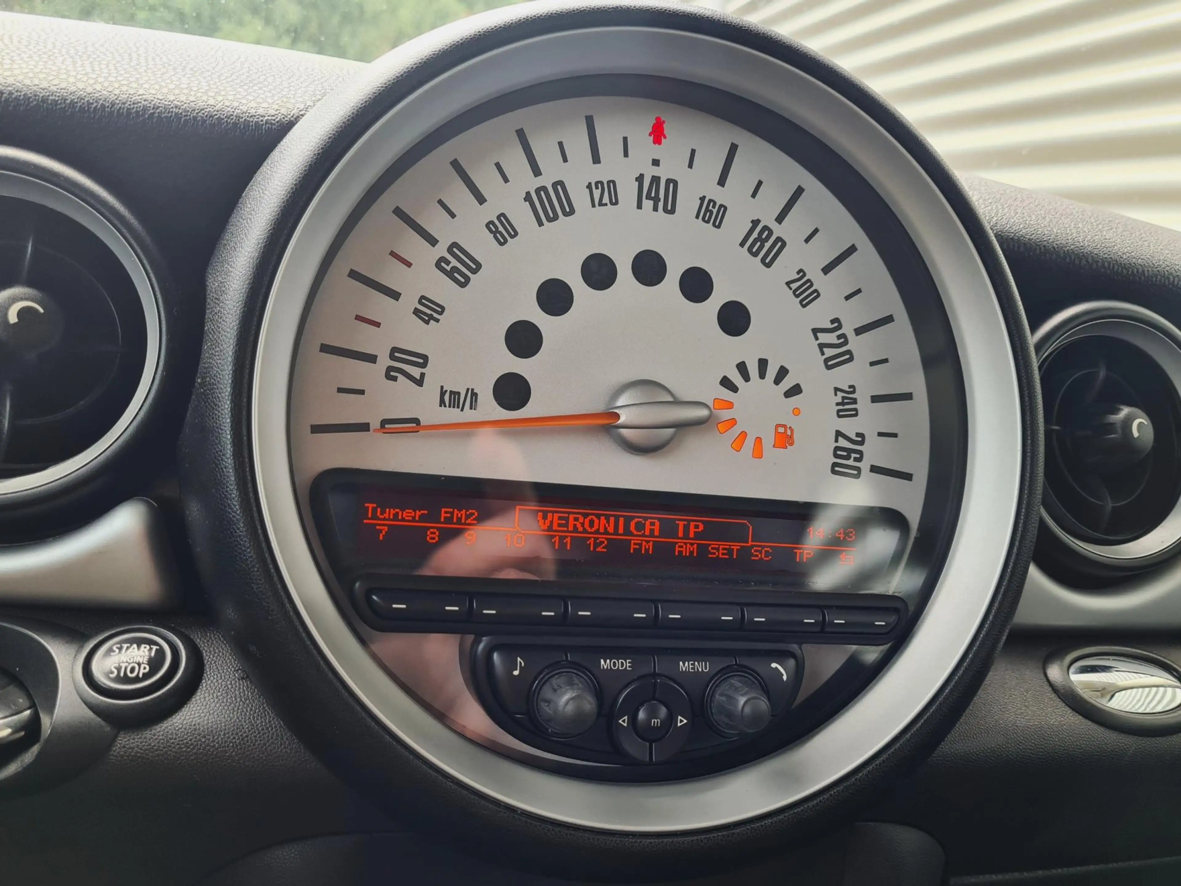 MINI Cooper Clubman Mini 1.6 Chili 07-2012 Pepper (Old English) White — photo 13
