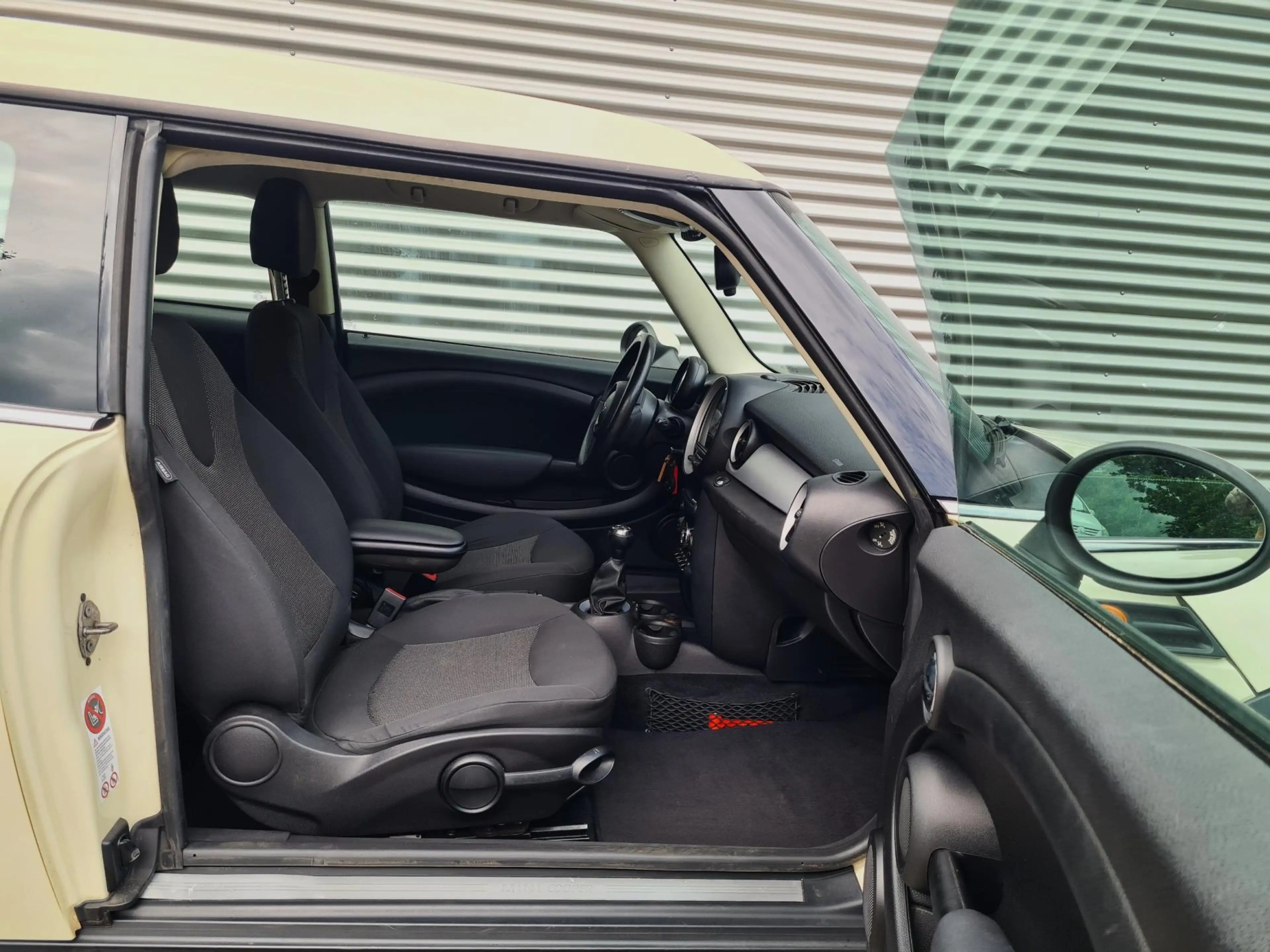 MINI Cooper Clubman Mini 1.6 Chili 07-2012 Pepper (Old English) White — photo 9