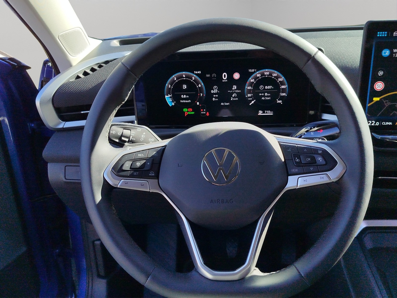 Volkswagen T-Roc Life 1.5 l eTSI LED ACC — photo 9