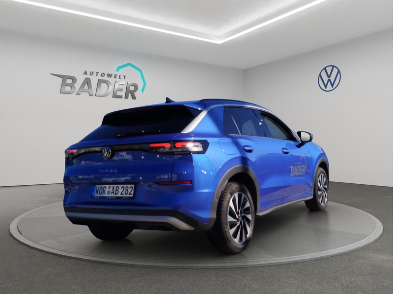 Volkswagen T-Roc Life 1.5 l eTSI LED ACC — photo 6