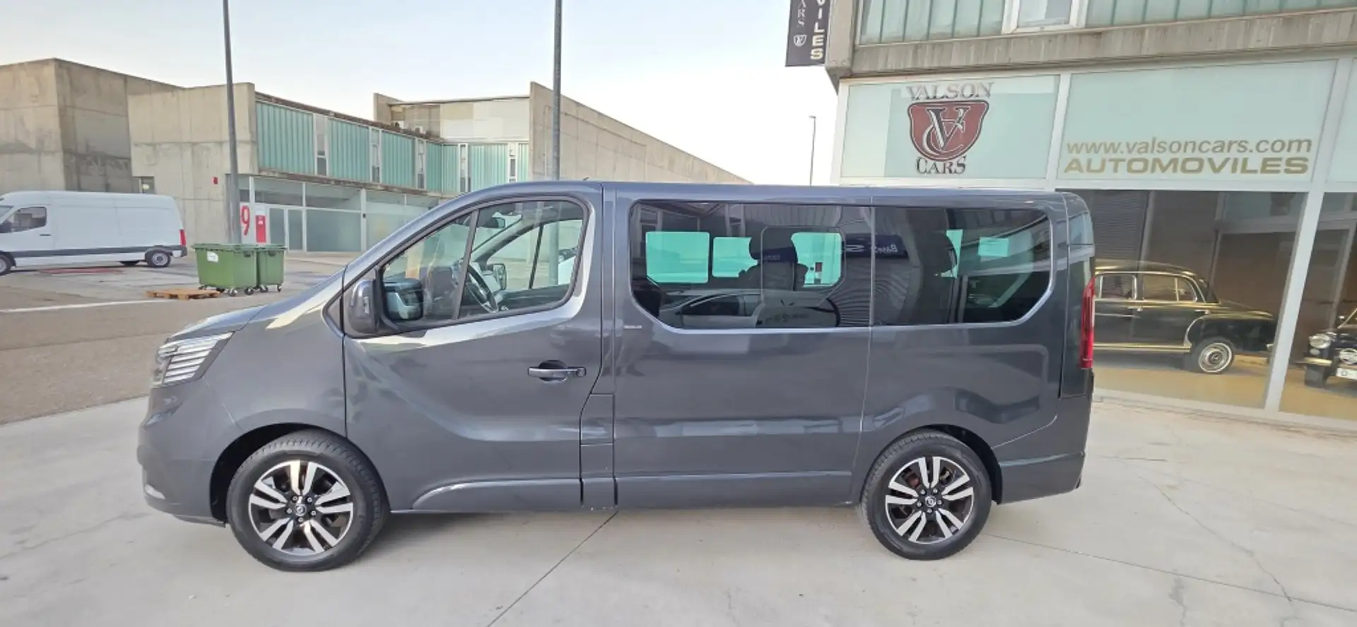 Renault Trafic 2.0dCi Energy Blue SpaceClass 110kW Negro - 2
