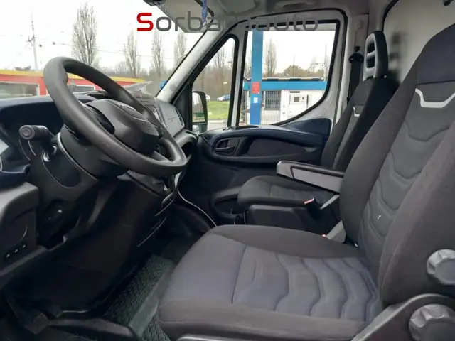 Iveco Daily view 5