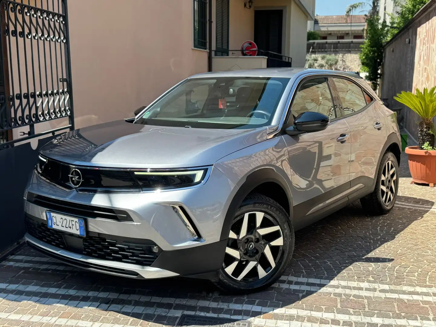 Opel Mokka 1.5 diesel Ultimate Argintiu - 2