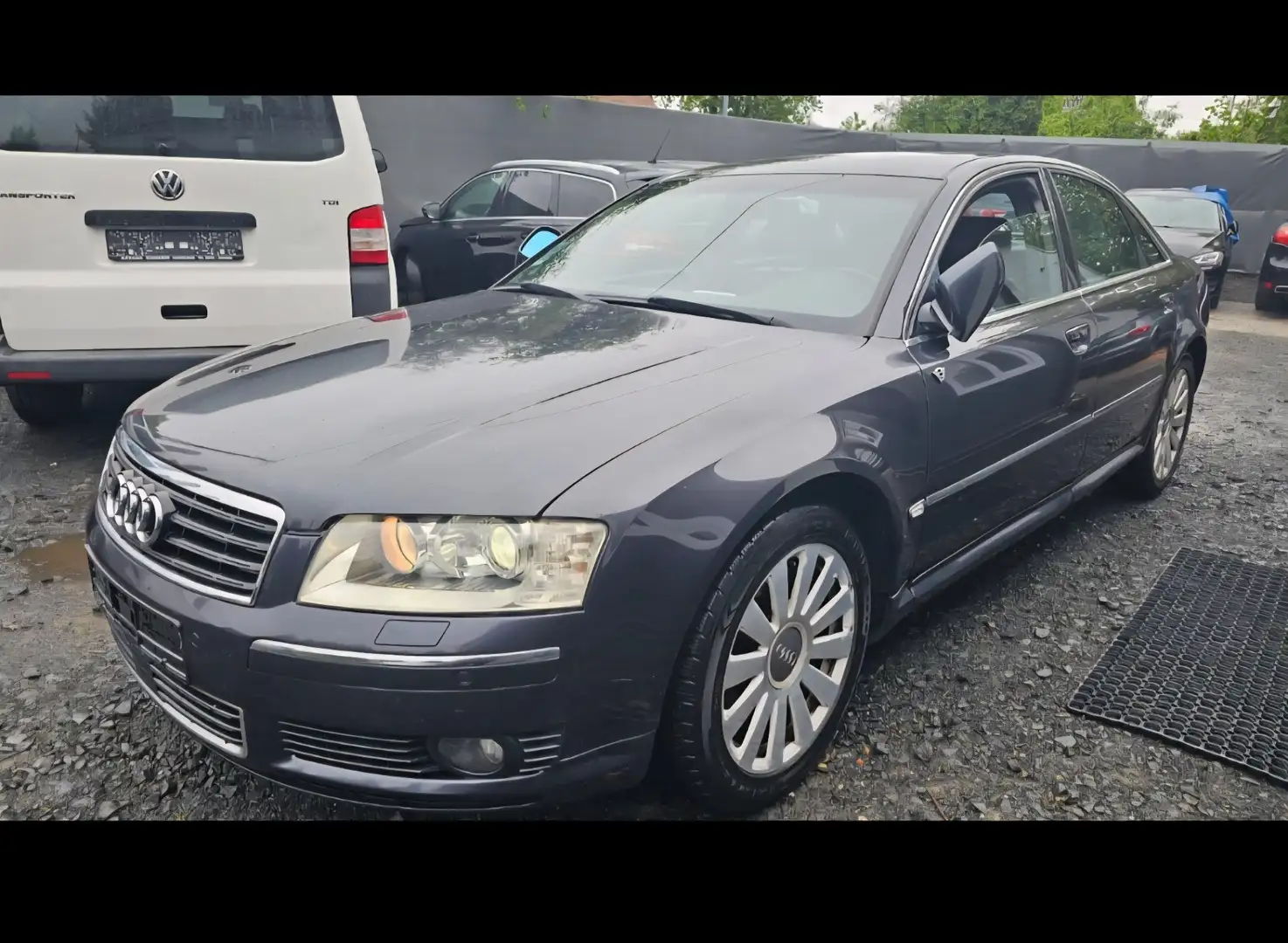 Audi A8 3.7 quattro - 1