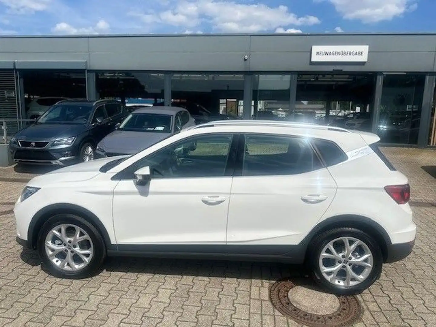 SEAT Arona FR 1.0 TSI+LED+Navi+Parklenk.+Allwetter Weiß - 2