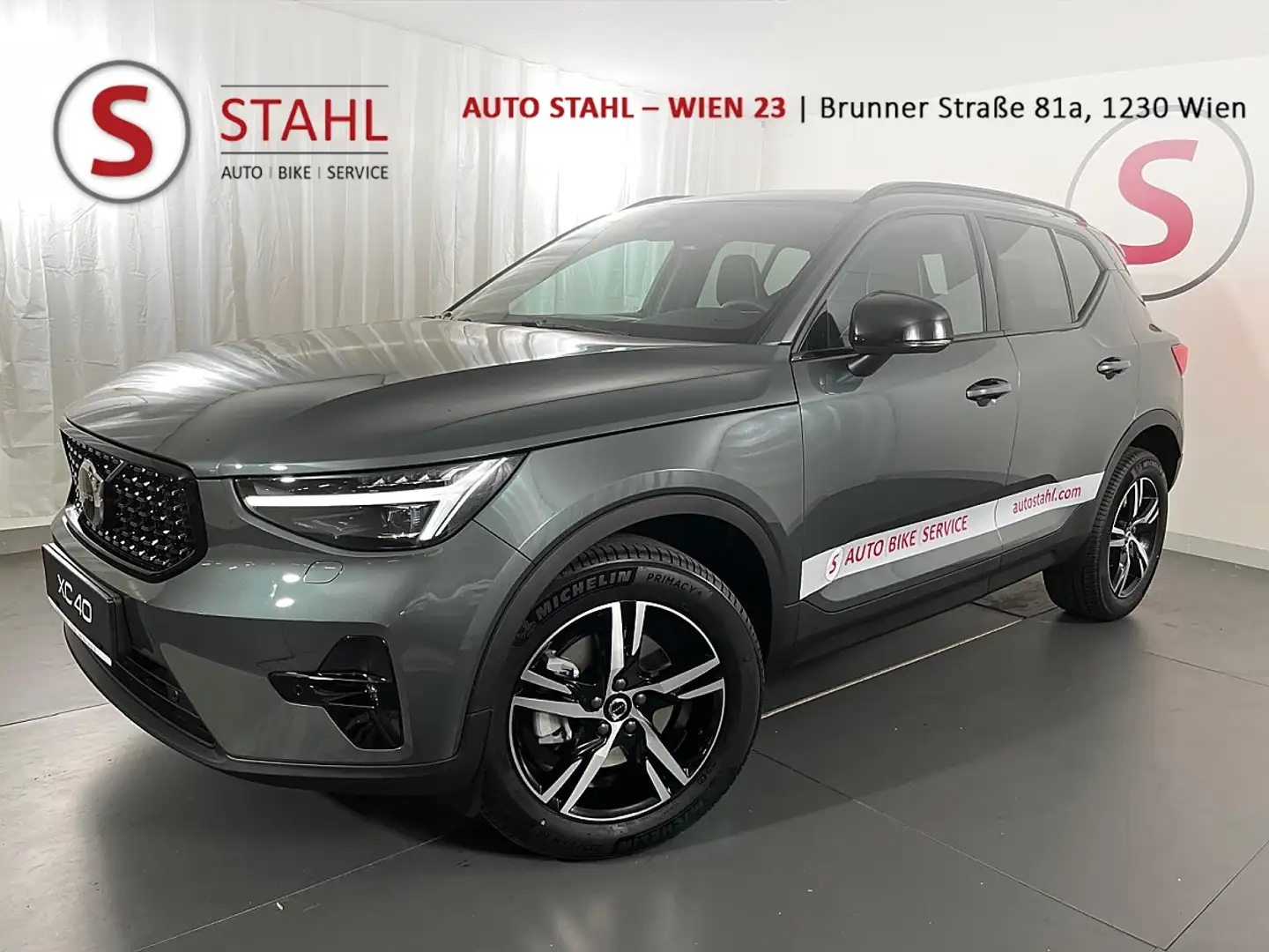 Volvo XC40 B3 Plus Aut. | Auto Stahl Wien 23 Grün - 1