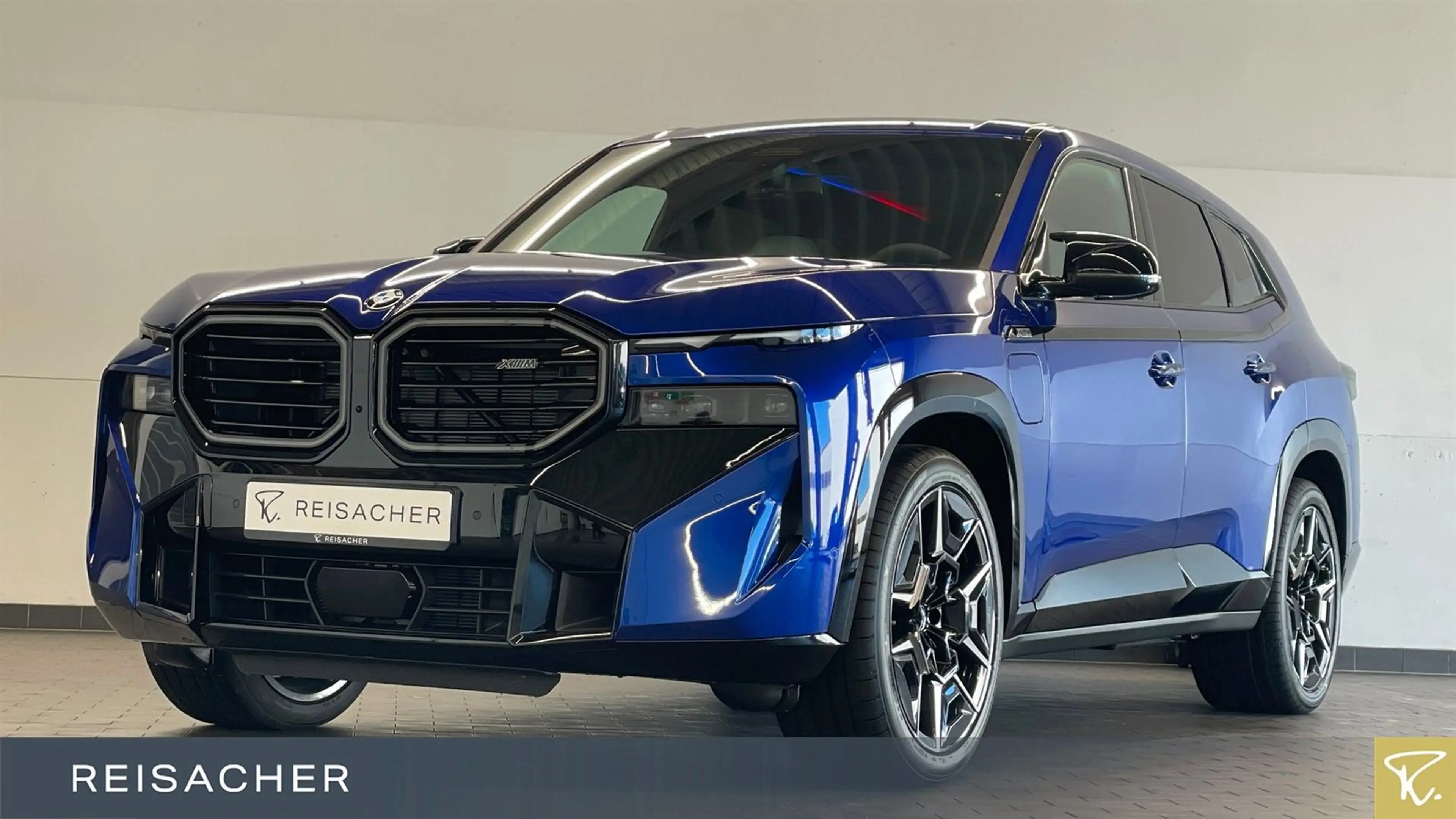 BMW XM 50e Laden AC Ladekabel Autom. Parksystem