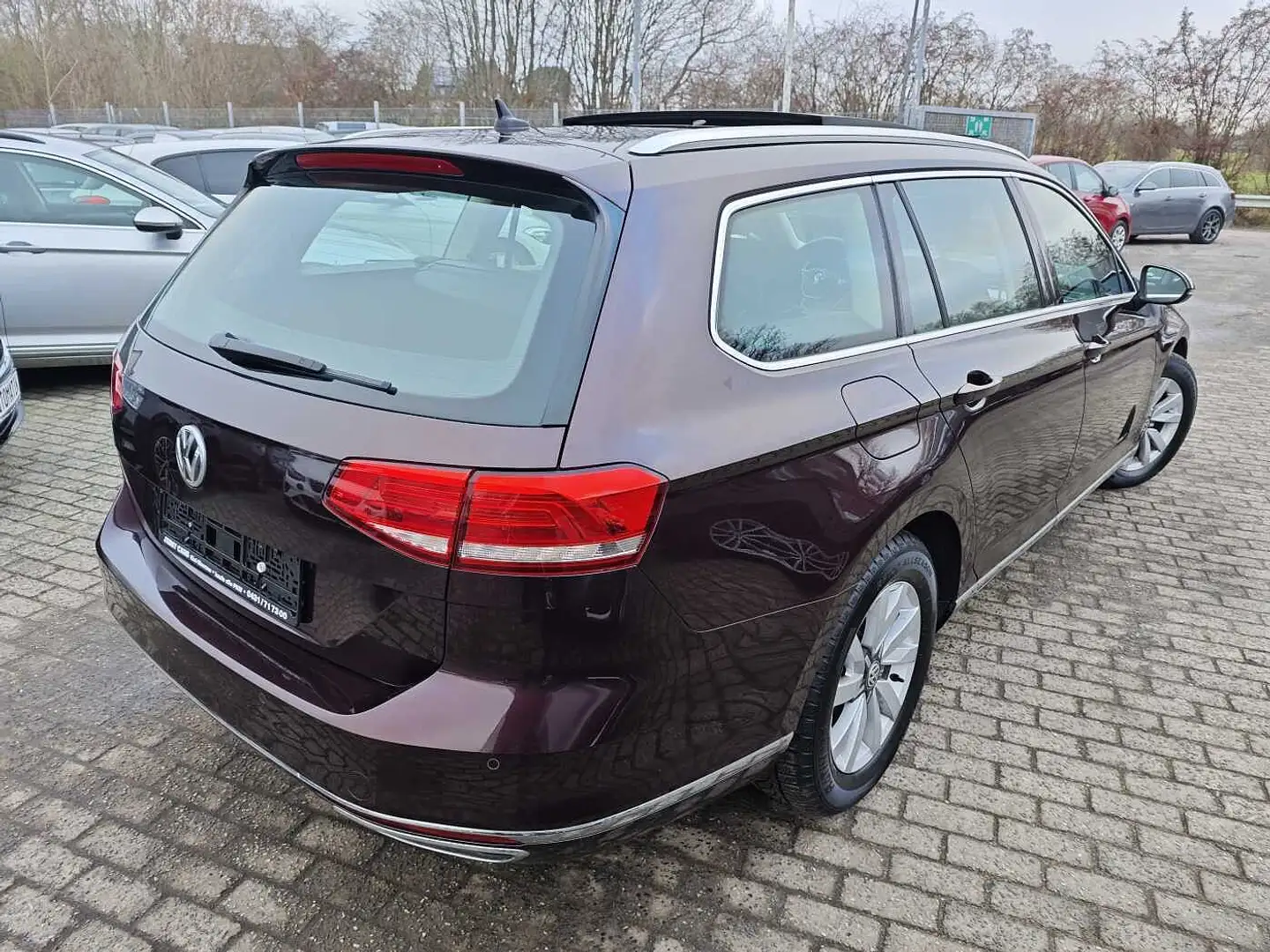 Volkswagen Passat Variant Diesel 2.0 TDI SCR DSG Highline Violett - 2