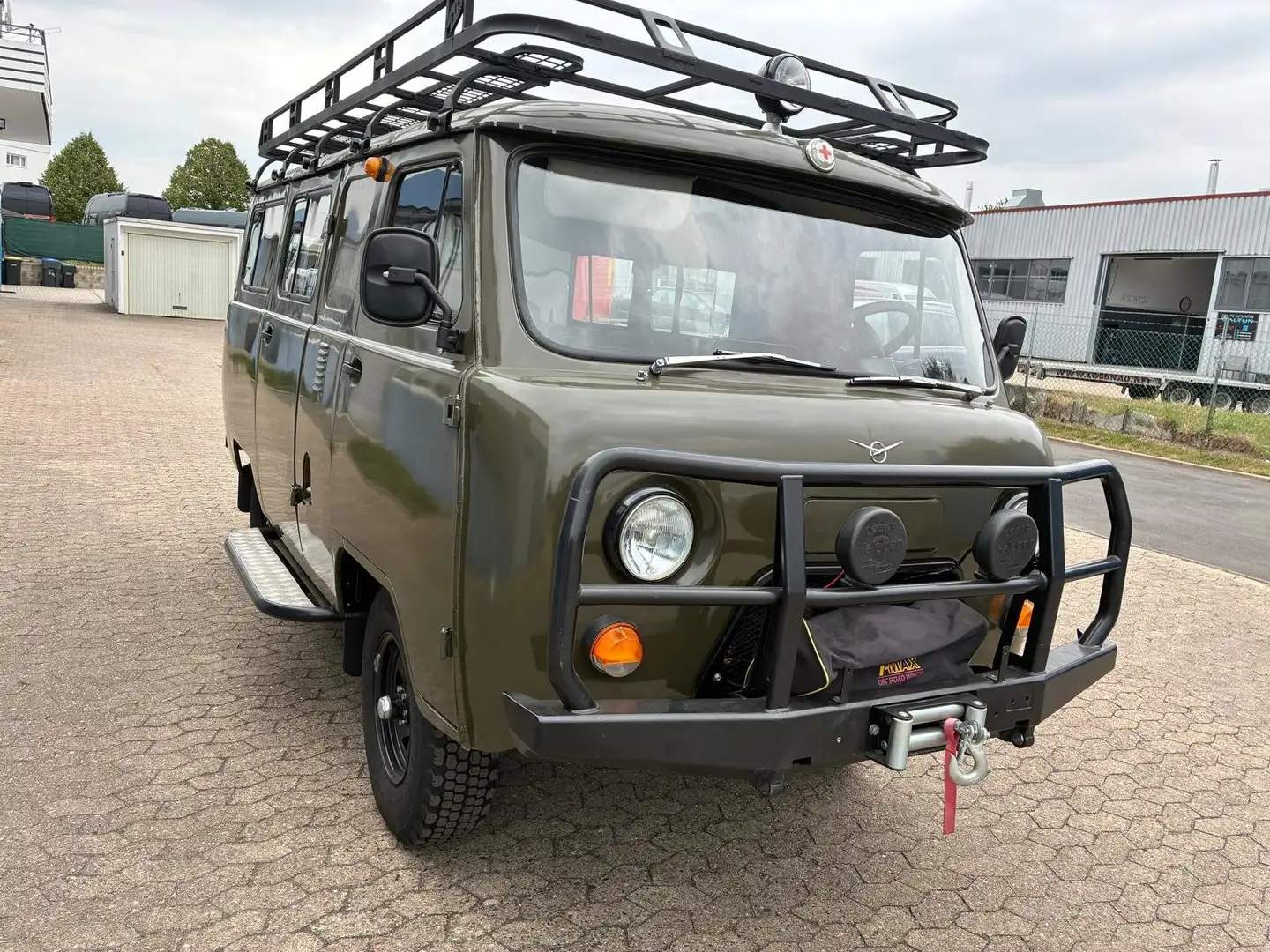 UAZ Buchanka Grün - 2