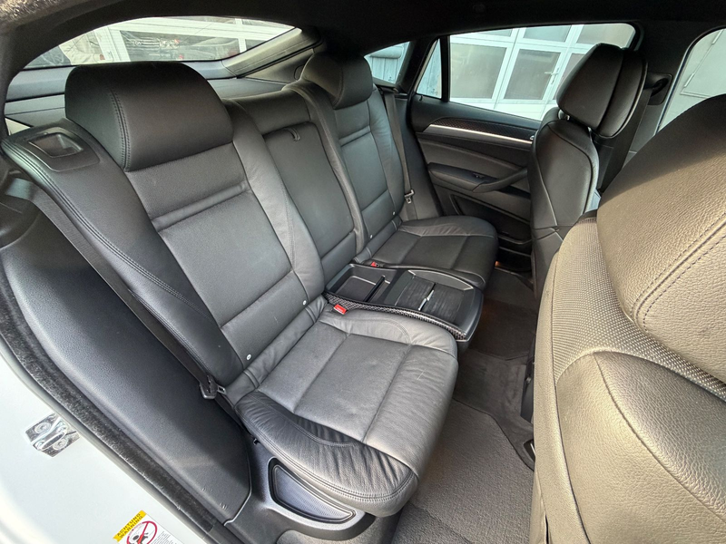 BMW X6 Baureihe X6 xDrive50i/Leder/Head-Up/Memo/Kamera — photo 12