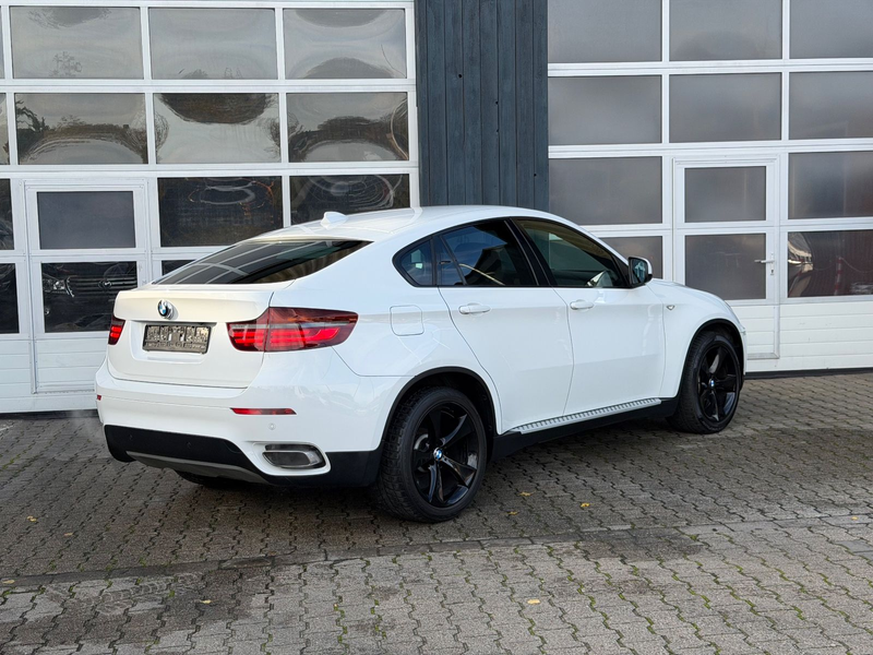 BMW X6 Baureihe X6 xDrive50i/Leder/Head-Up/Memo/Kamera — photo 3