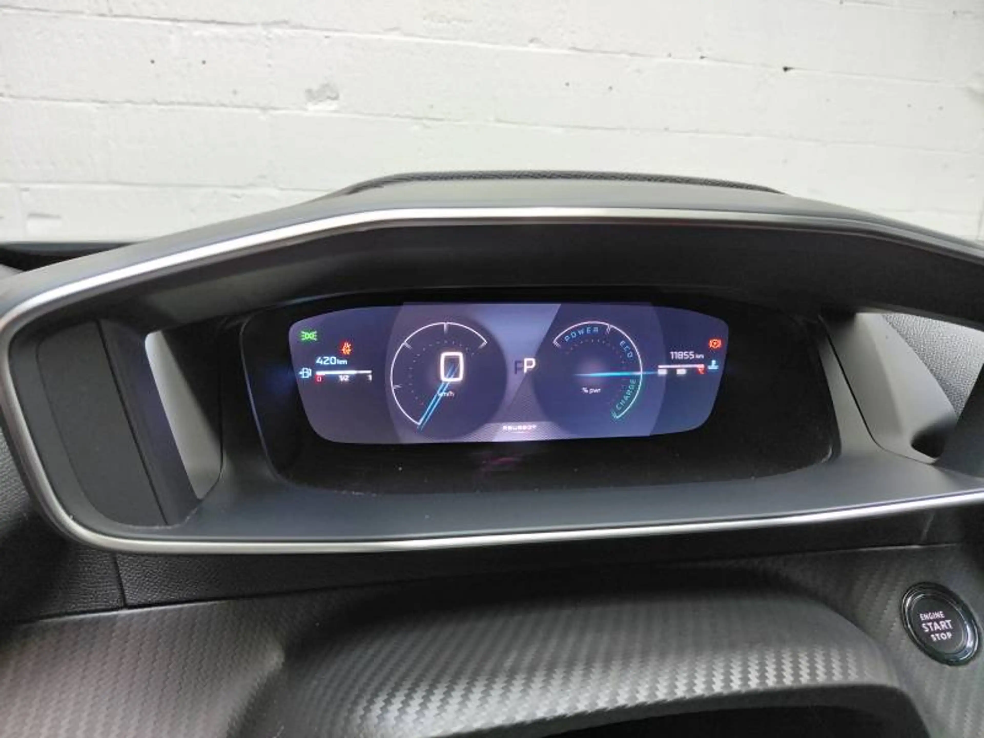 Peugeot 2008 2 1.2 HYBRID 145 e-DSC6 GT — photo 15