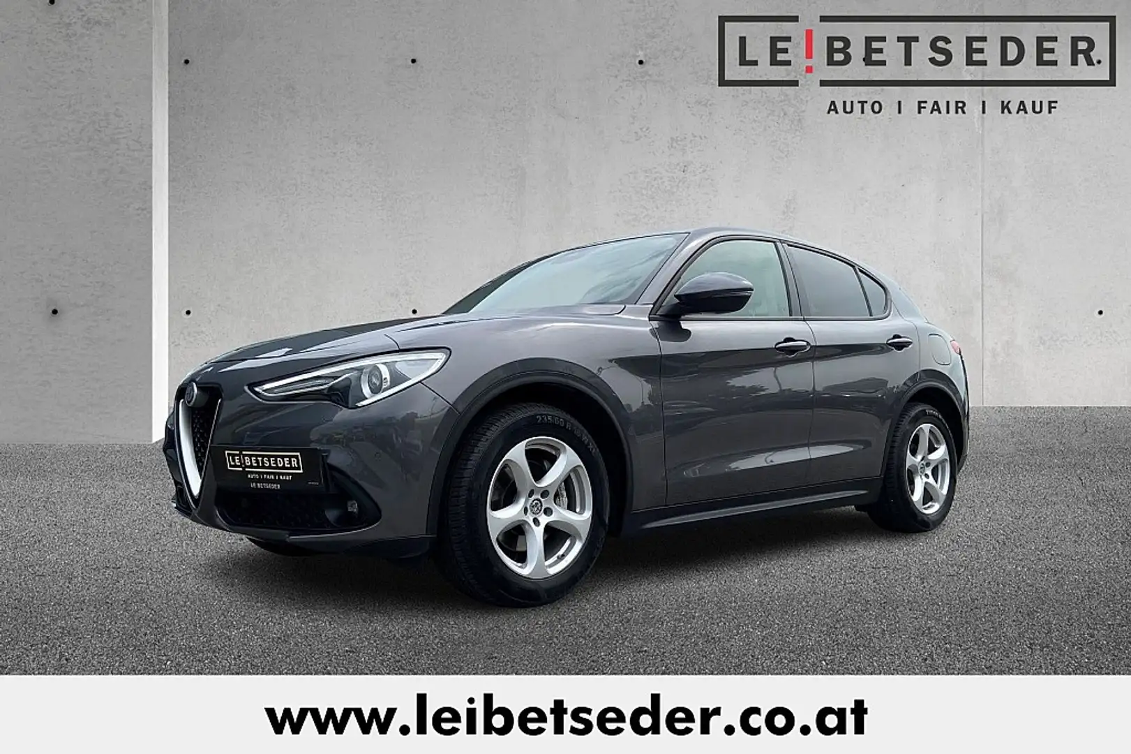 Alfa Romeo Stelvio Super 2,2 ATX RWD Grau - 2