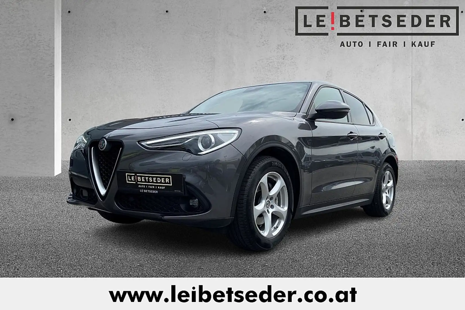 Alfa Romeo Stelvio Super 2,2 ATX RWD Grau - 1