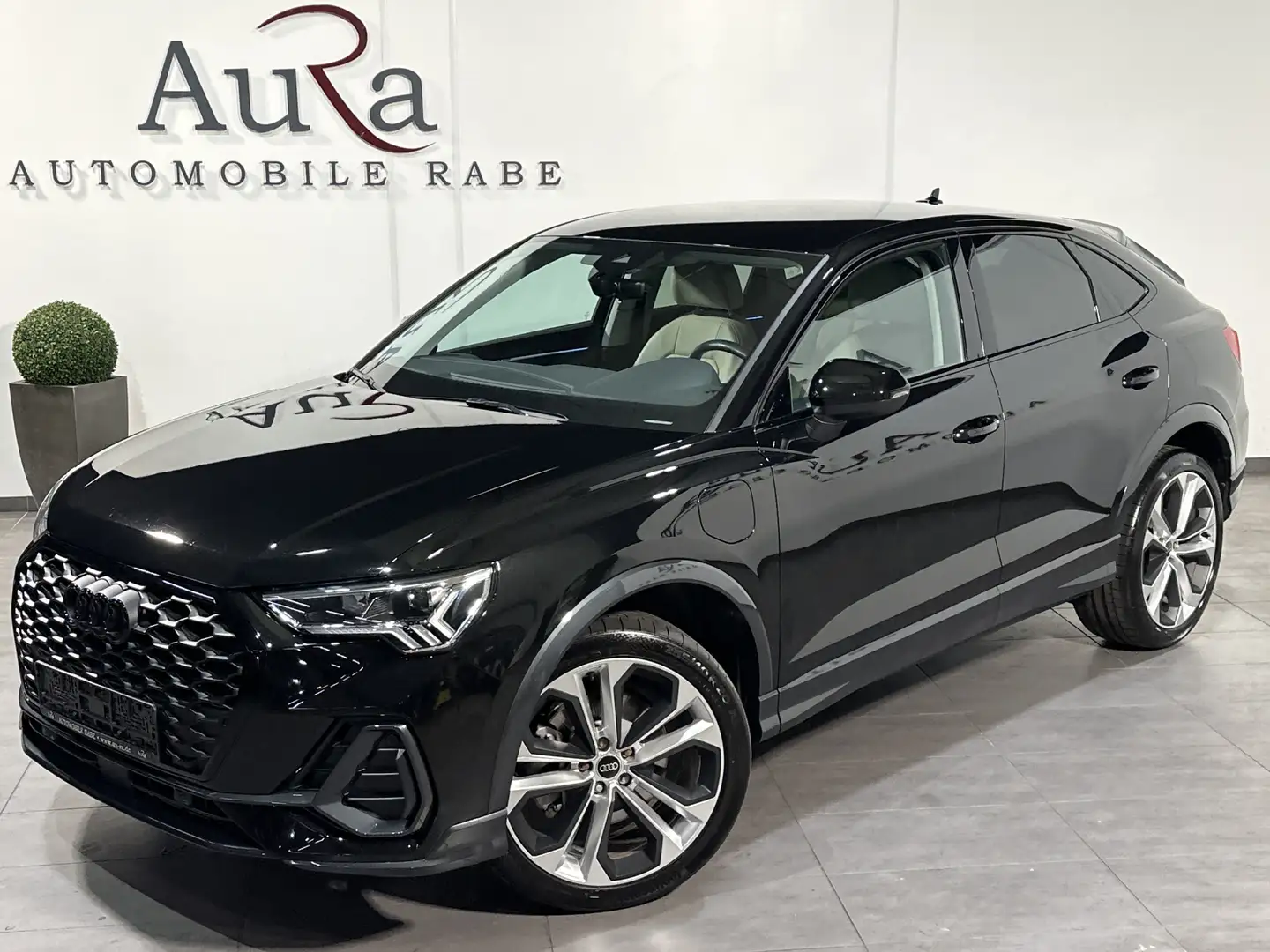 Audi Q3 SpB 45 TFSI e Optik-Paket Black+NAV+LED+20ZO Schwarz - 1
