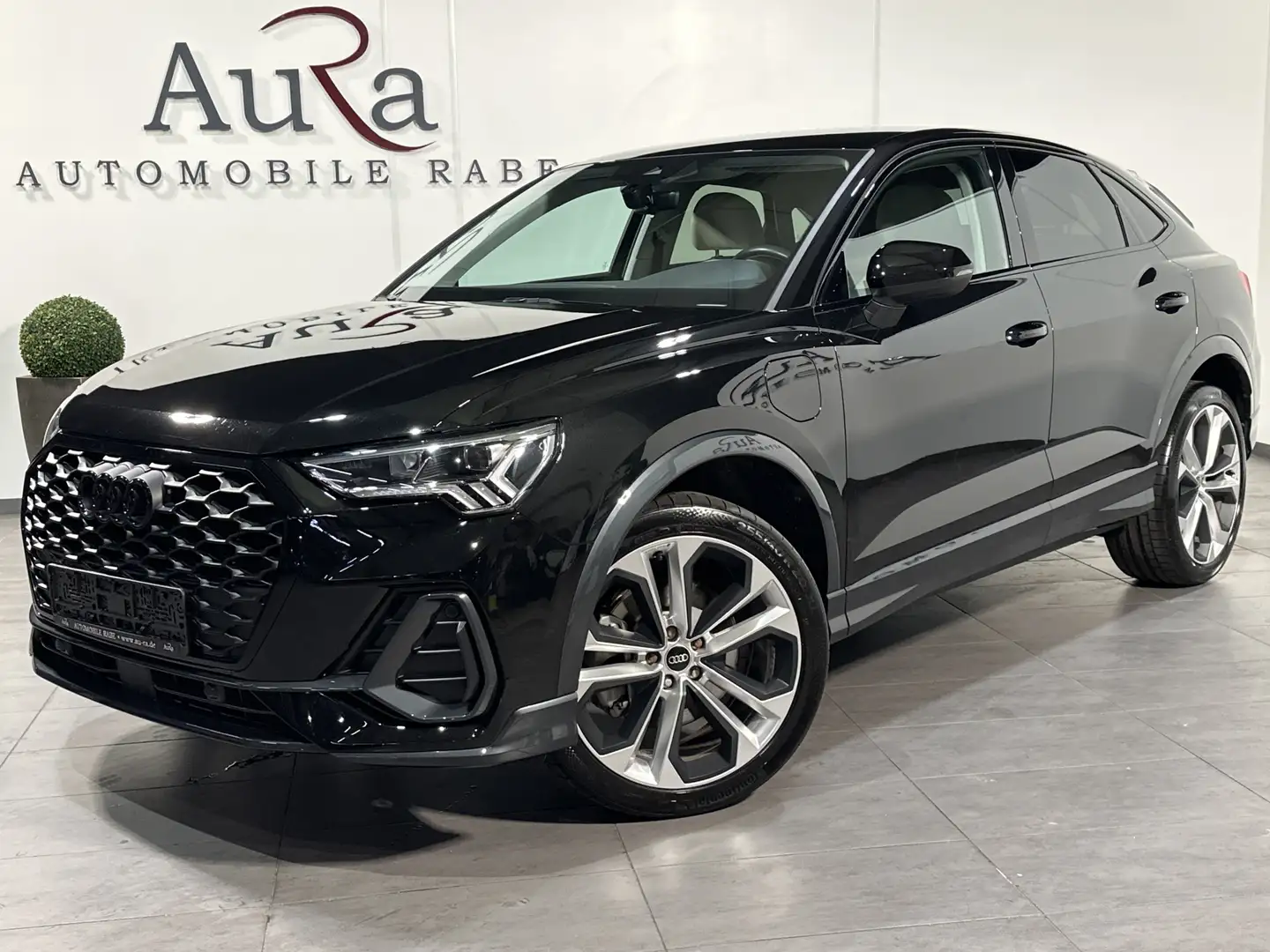 Audi Q3 SpB 45 TFSI e Optik-Paket Black+NAV+LED+20ZO Schwarz - 2