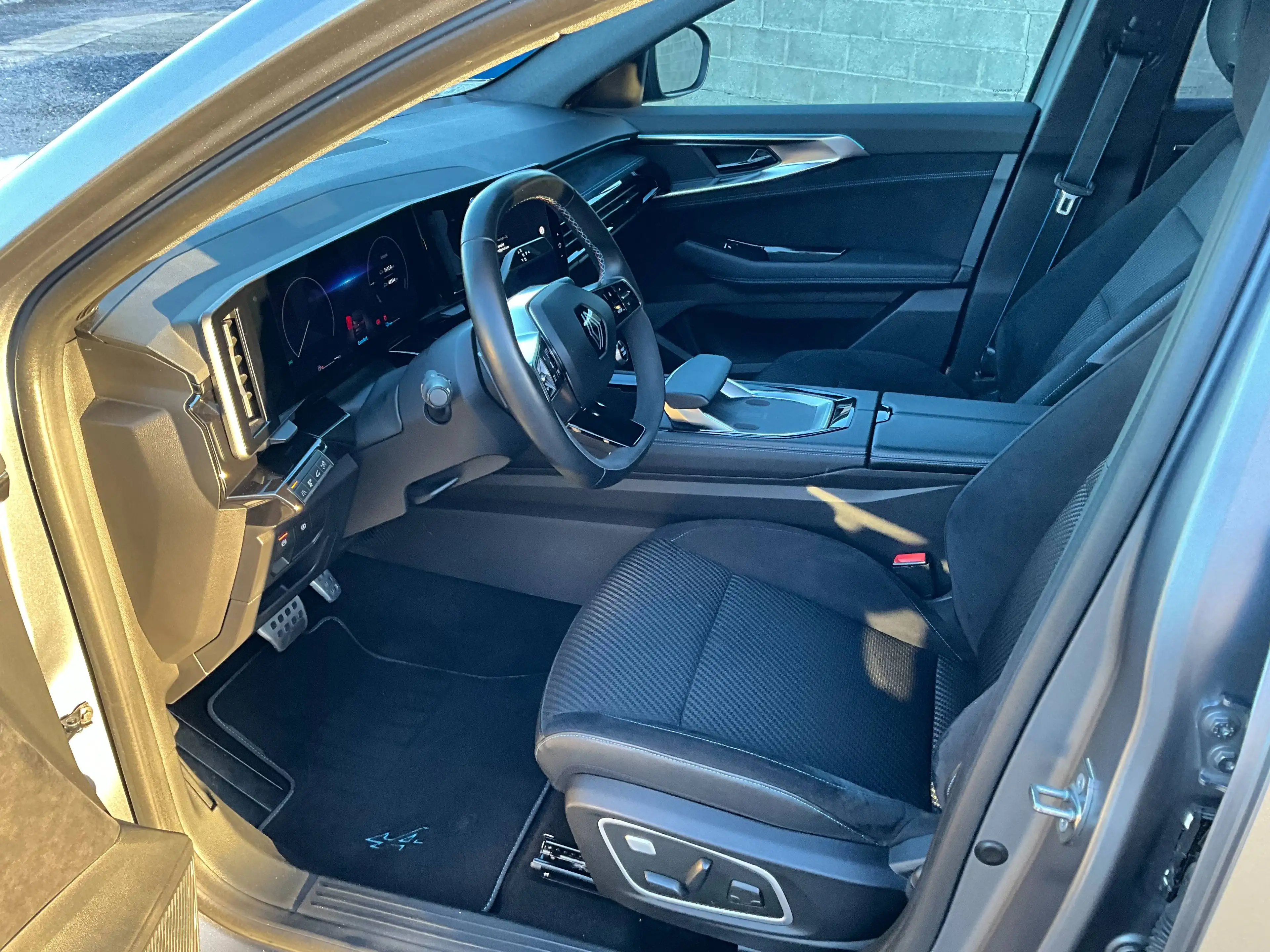 Renault Espace Esprit Alpine E tech full hybrid 200 — photo 3