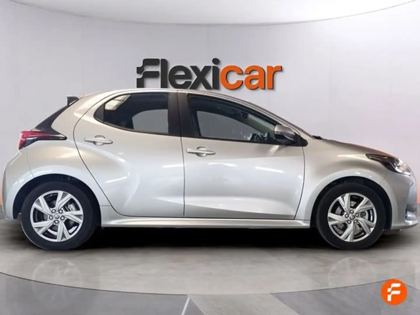 Toyota Yaris ACTIVE PLUS 1.5 HYBRID 116CV AUT Gris - 2
